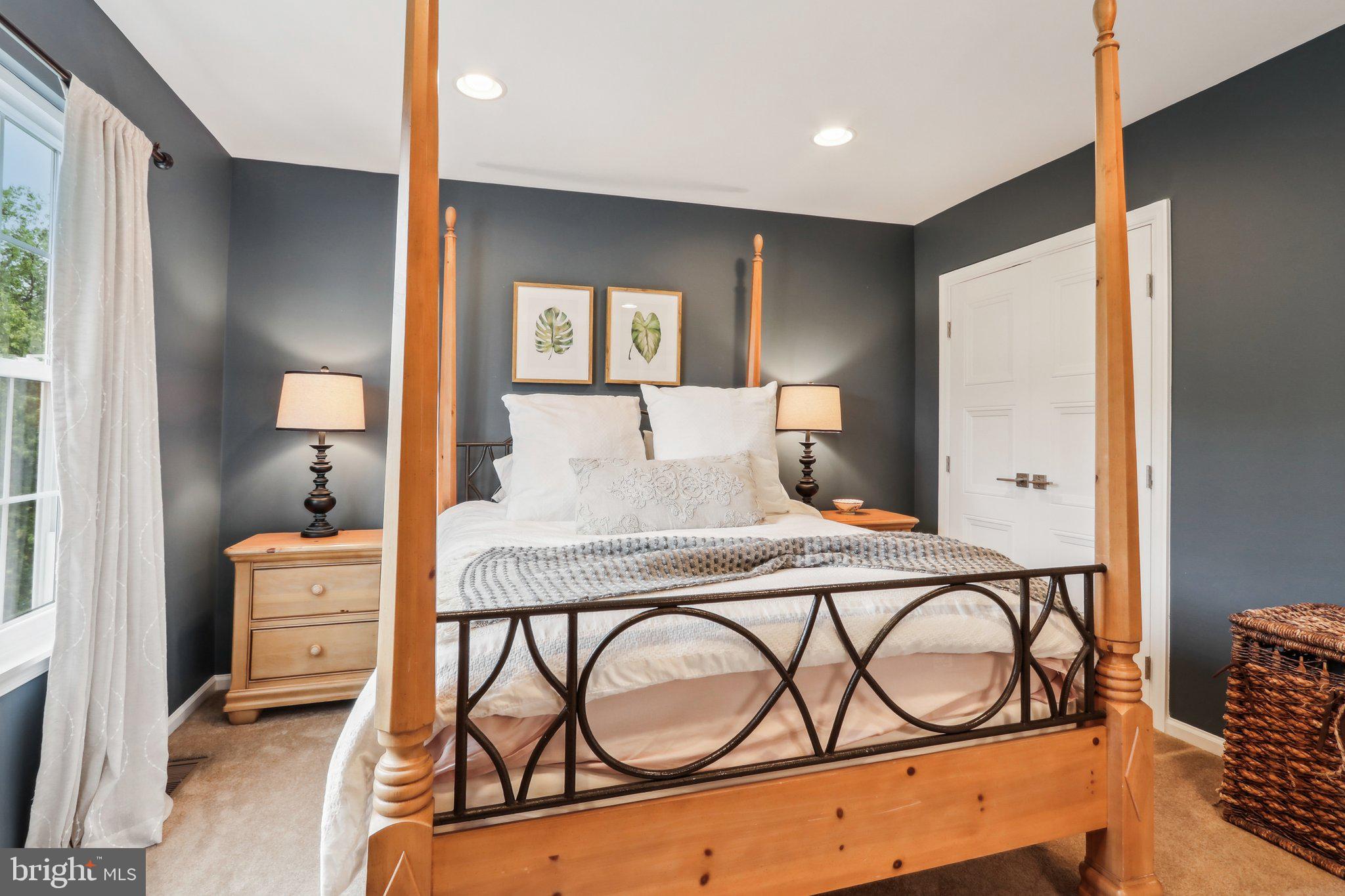 SPRING MILL - Residential