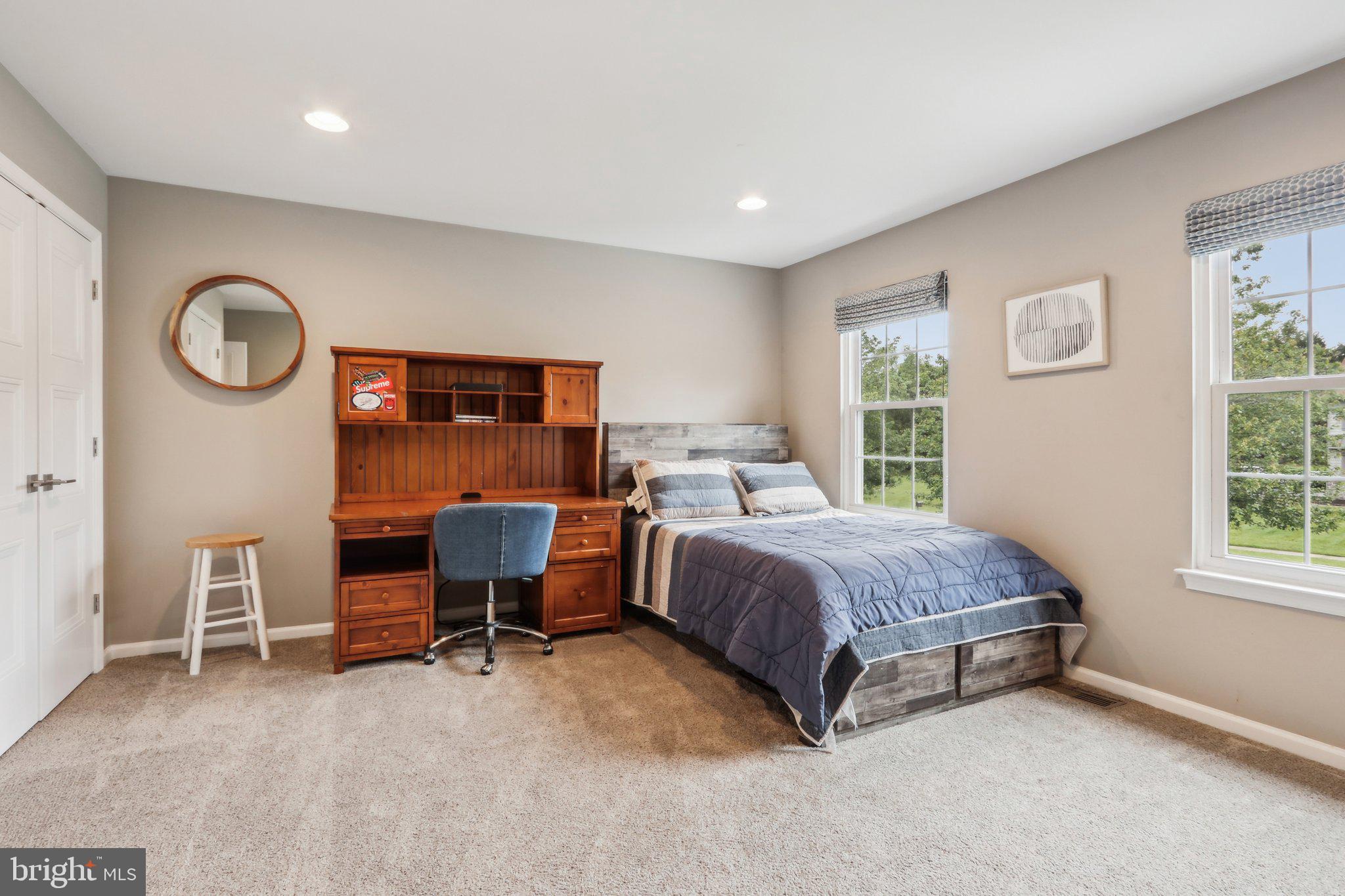 SPRING MILL - Residential