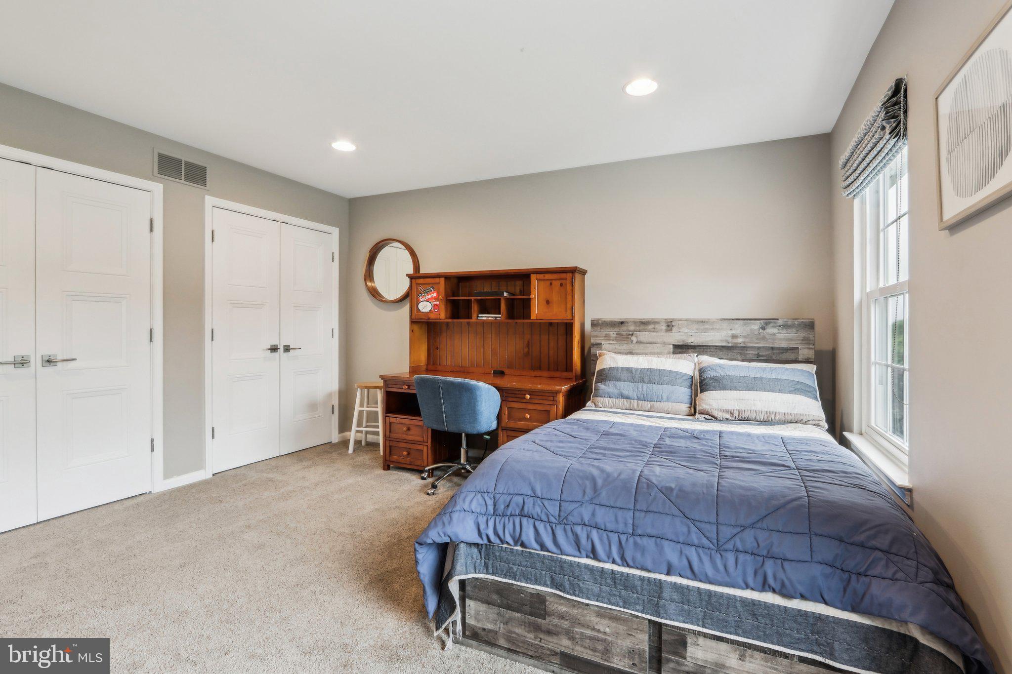 SPRING MILL - Residential