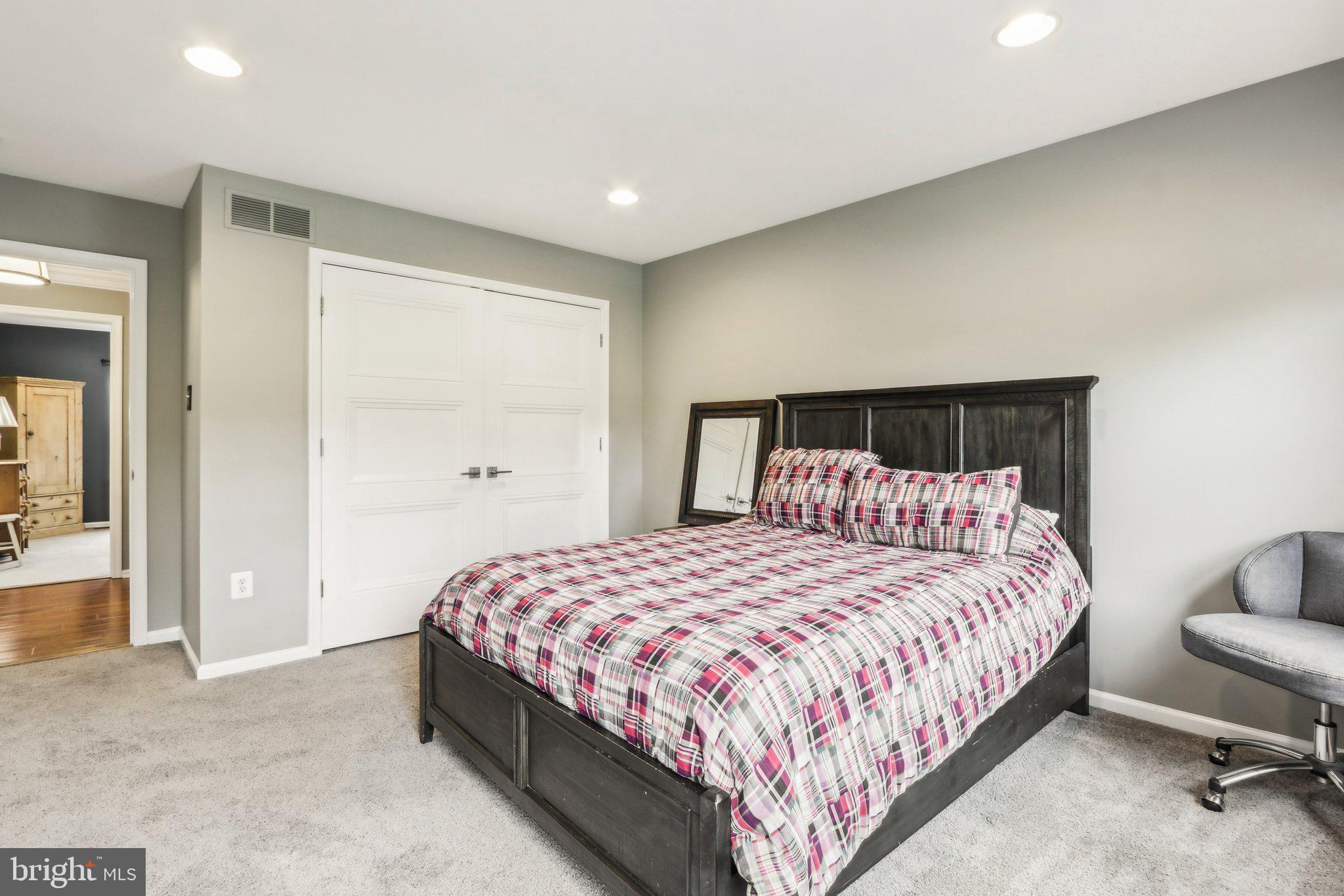 SPRING MILL - Residential