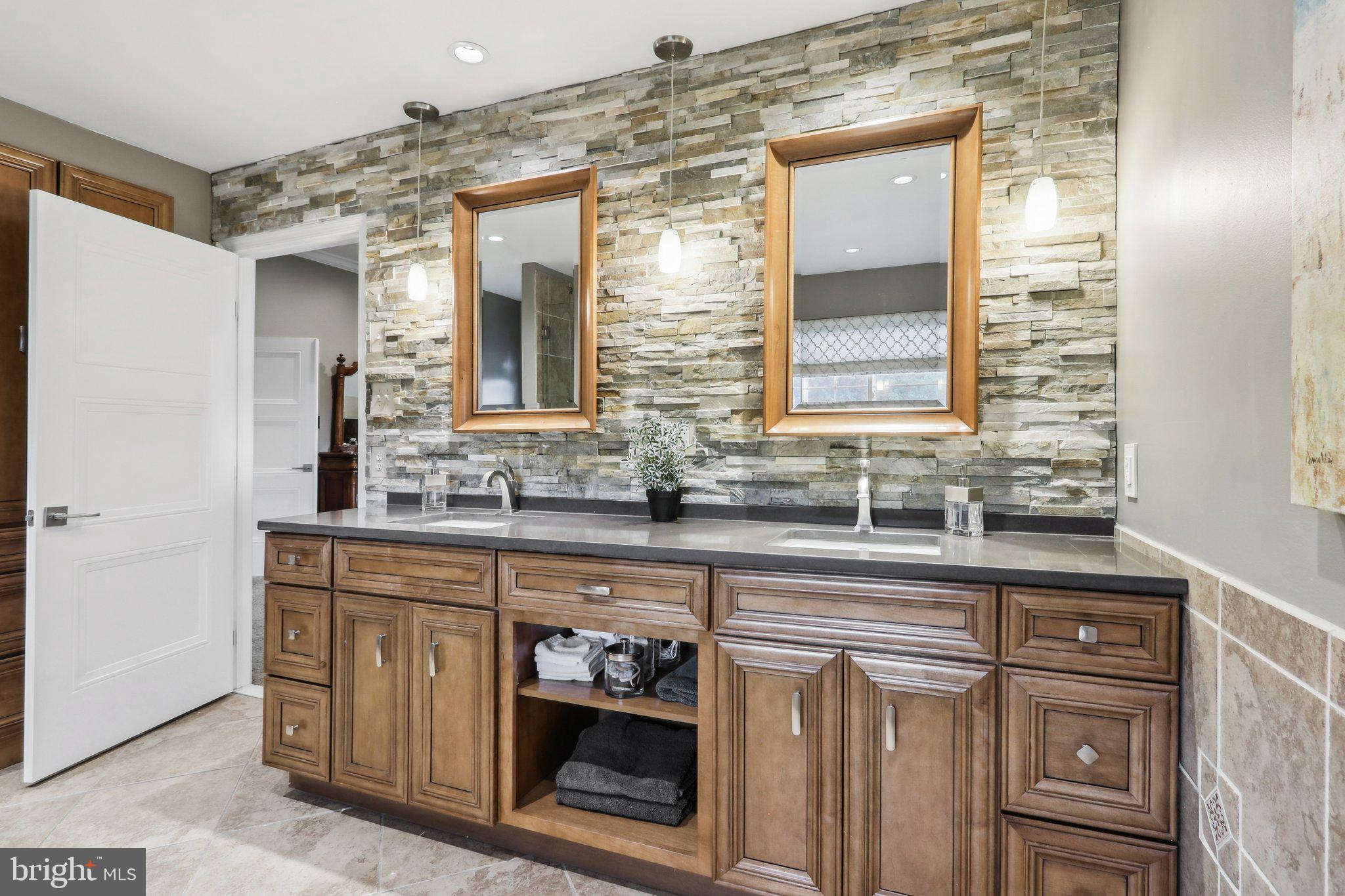 SPRING MILL - Residential