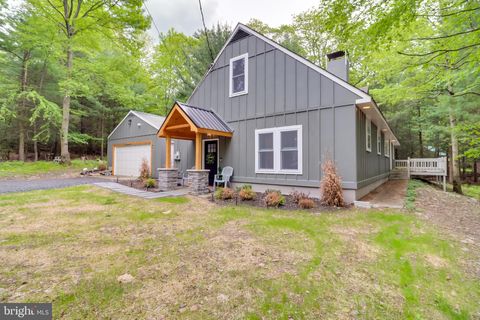 1563 SULLIVAN TRAIL TANNERSVILLE PA 18372