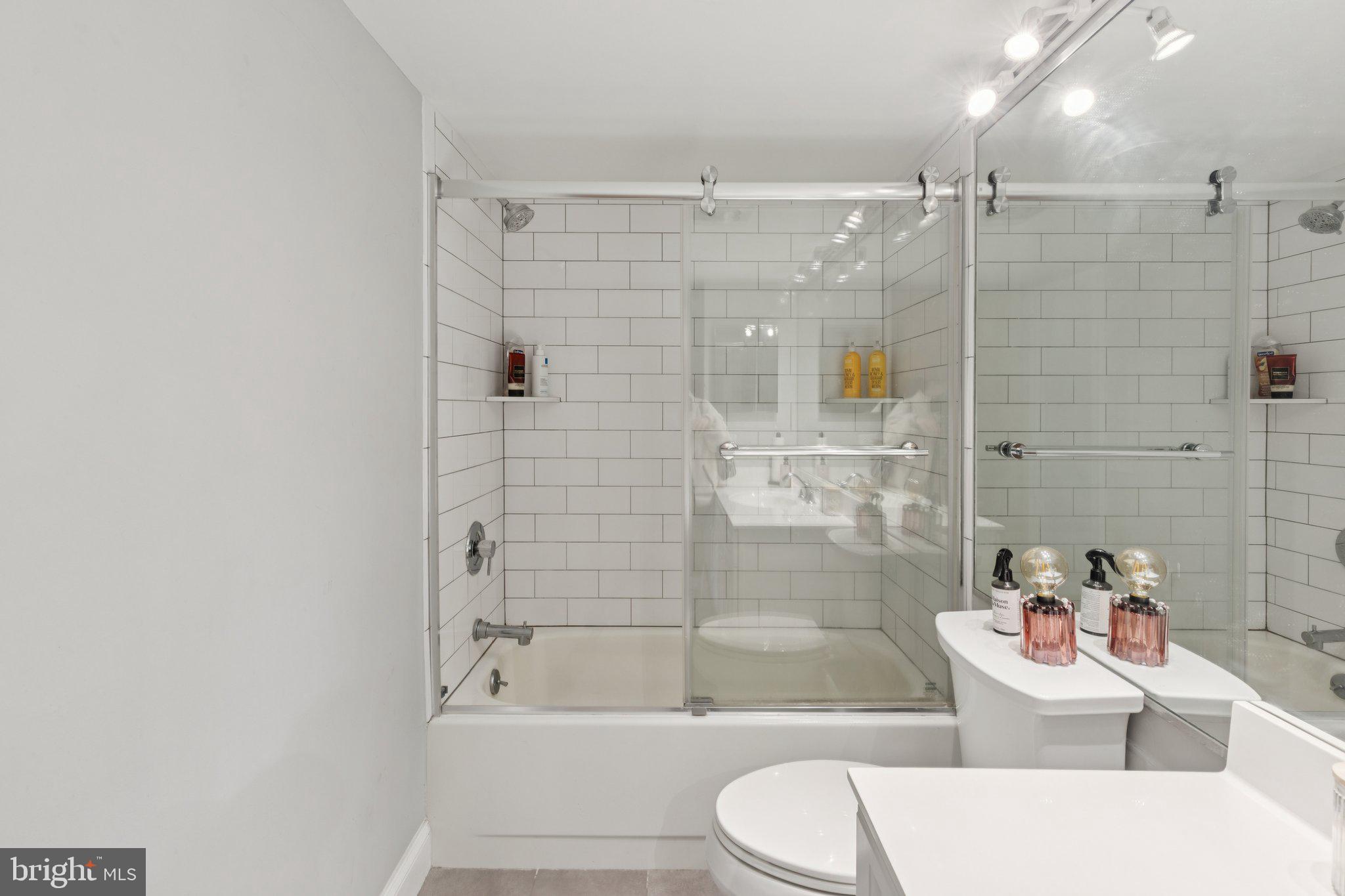 WASHINGTON SQ - Residential