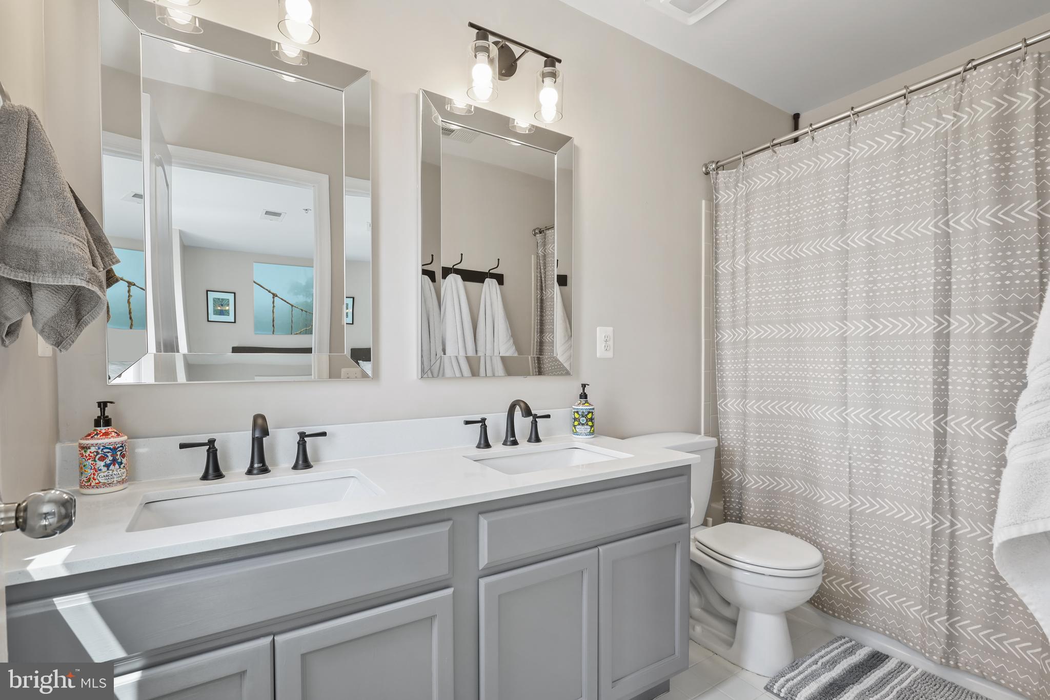 THE CRESCENT AT CHERRY LANE - Residential