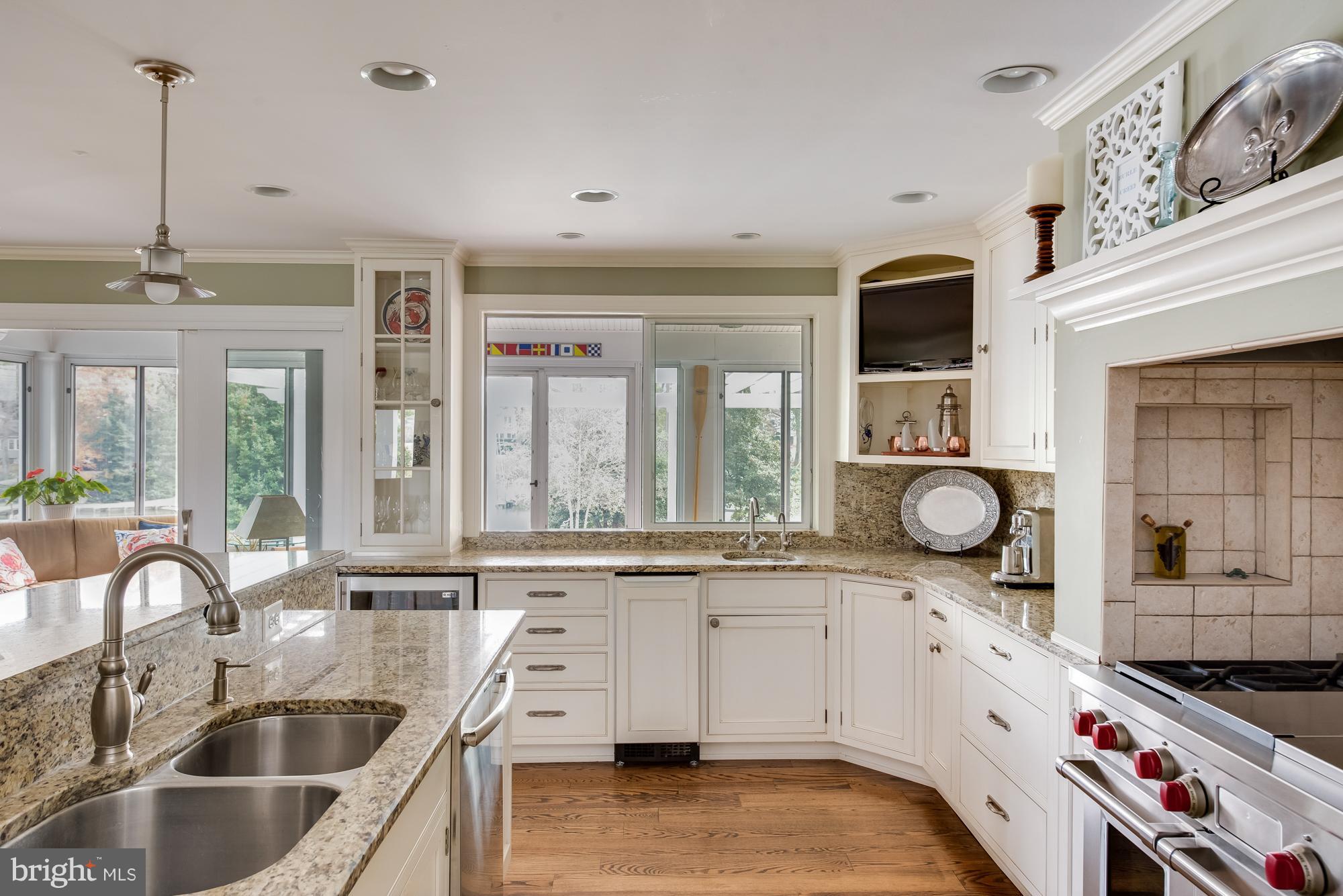 HIDDEN POINT - Residential