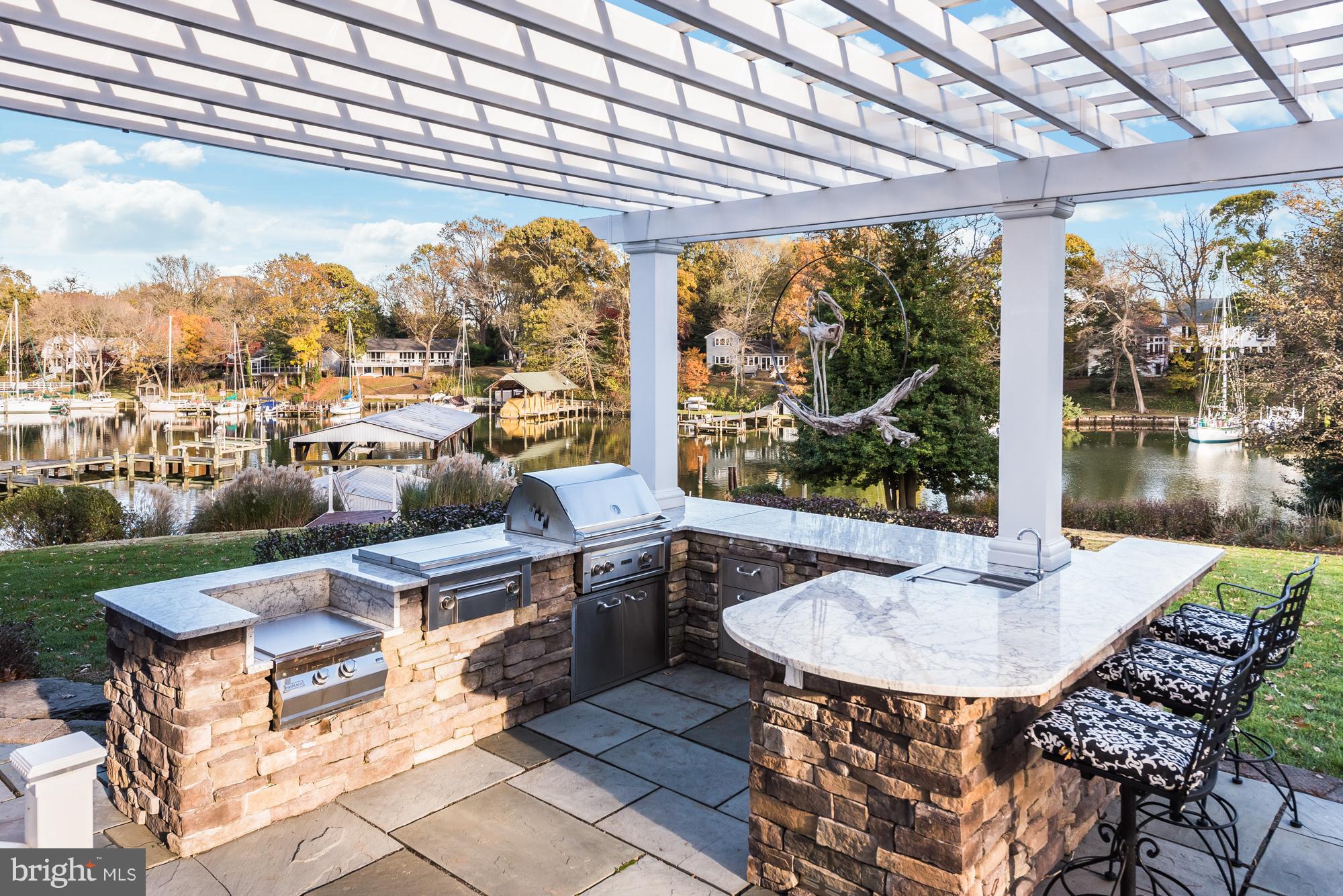 HIDDEN POINT - Residential