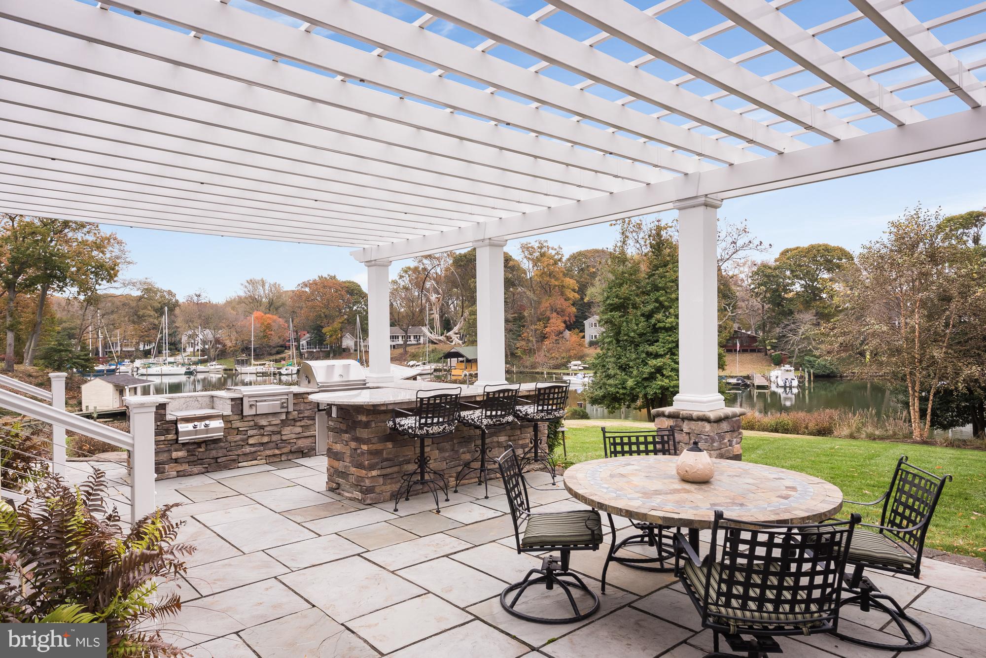 HIDDEN POINT - Residential