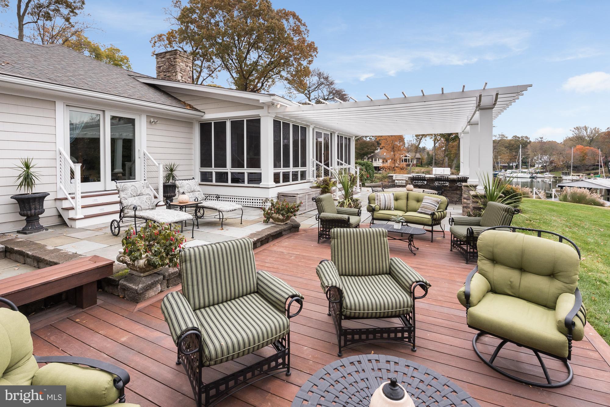 HIDDEN POINT - Residential