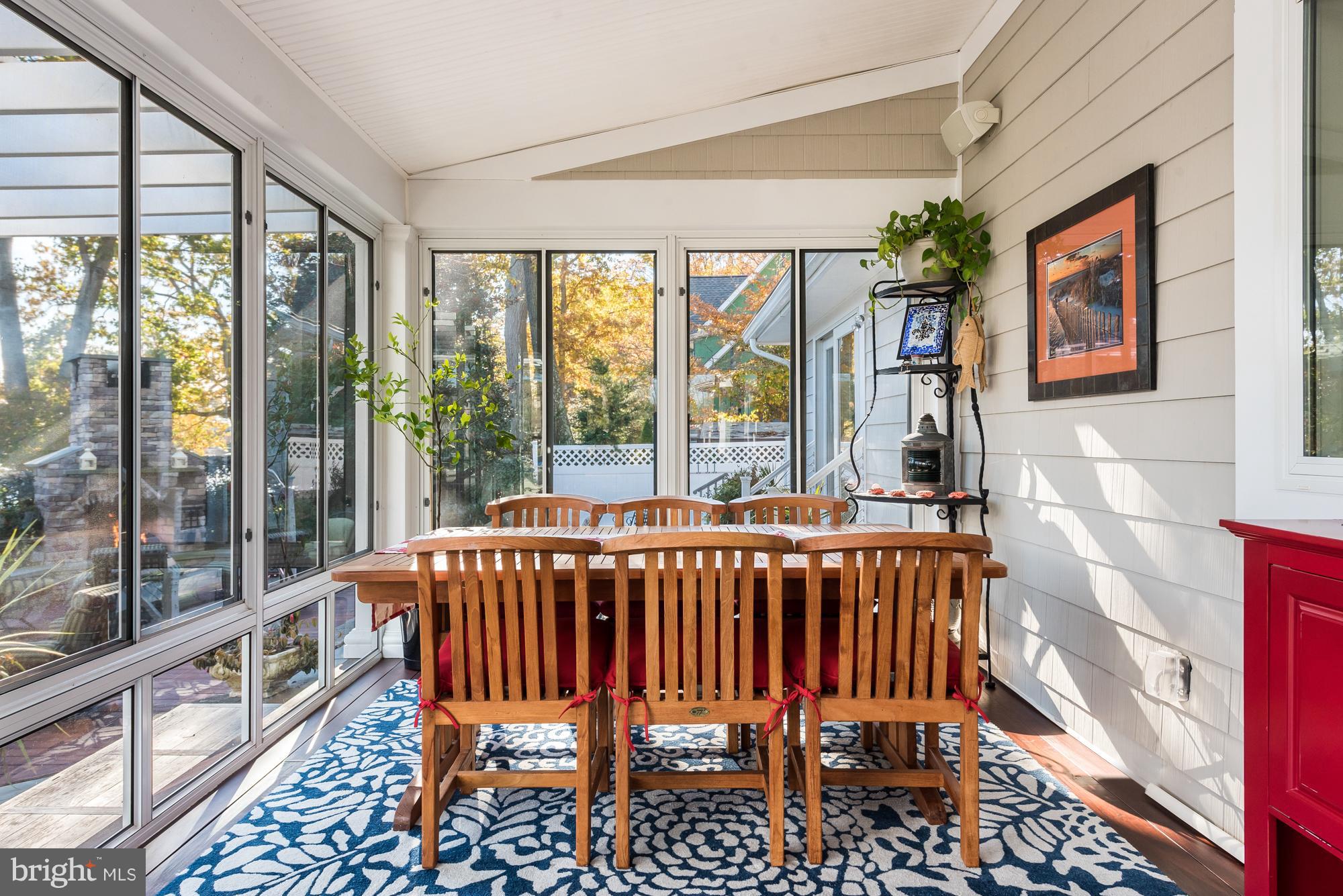 HIDDEN POINT - Residential