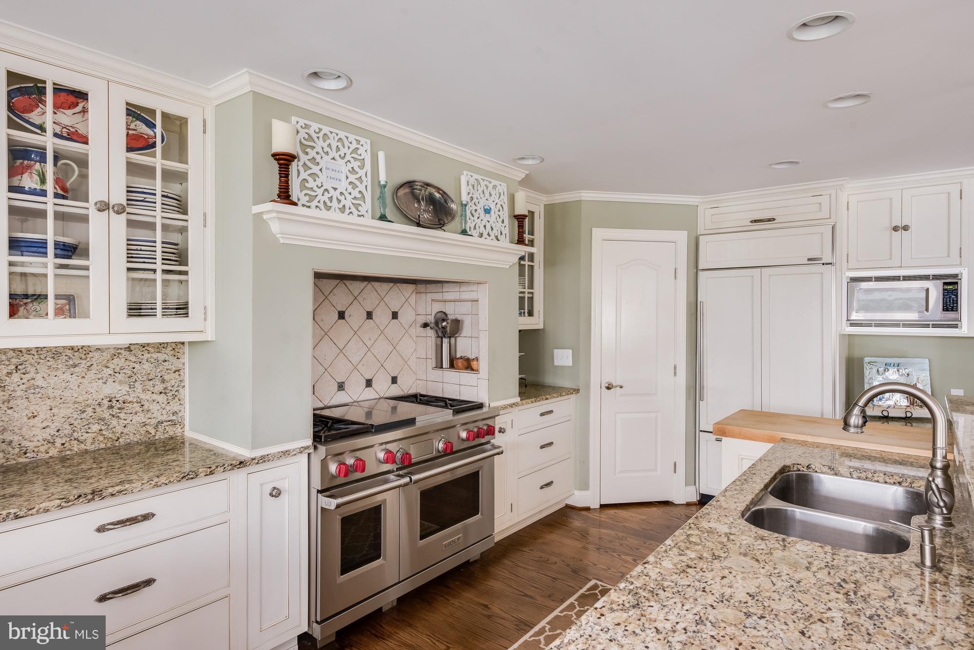 HIDDEN POINT - Residential