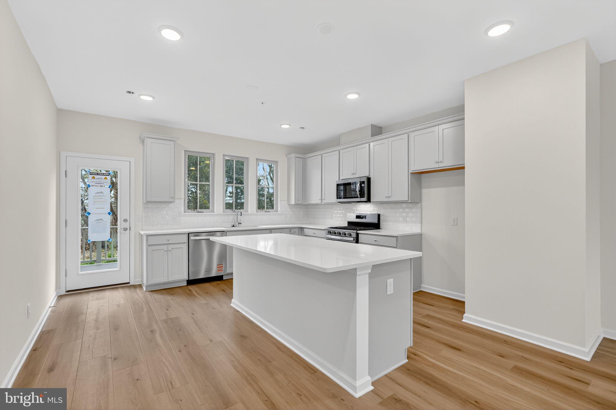 LEWIS POINTE - Residential