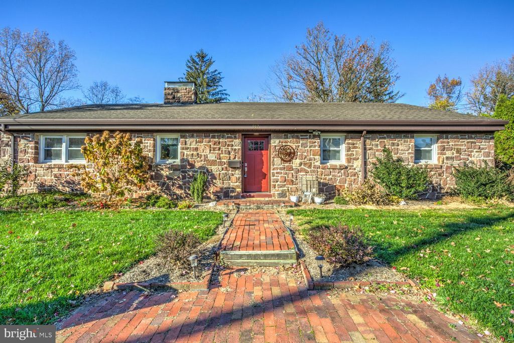 Photo of 917 Eshelman Drive, Akron, PA 17501 (MLS # PALA2043740)