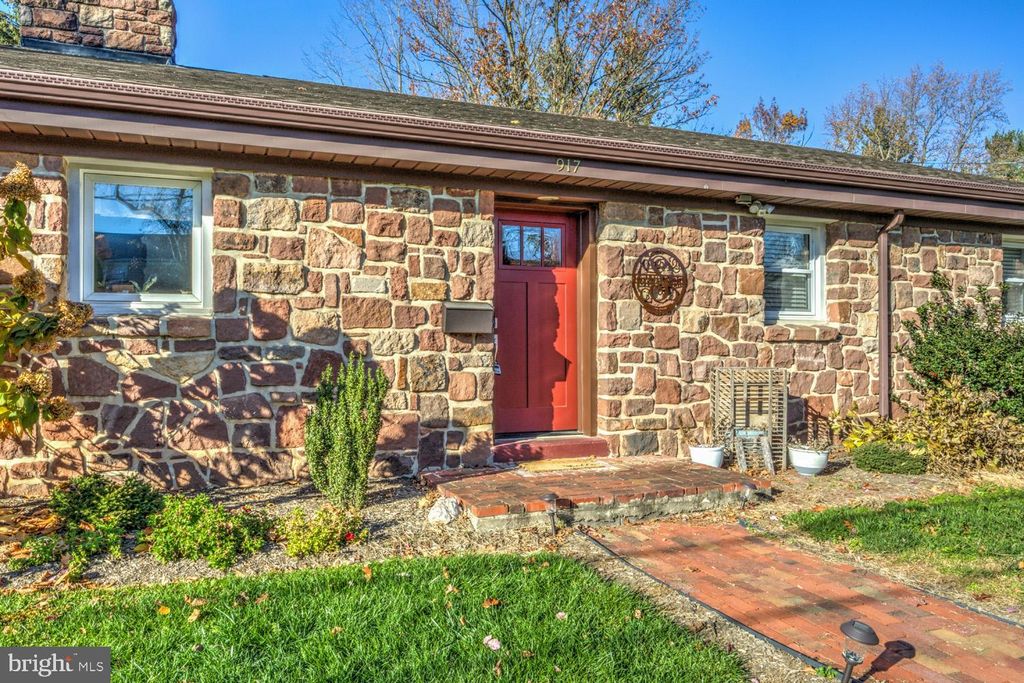 Photo of 917 Eshelman Drive, Akron, PA 17501 (MLS # PALA2043740)