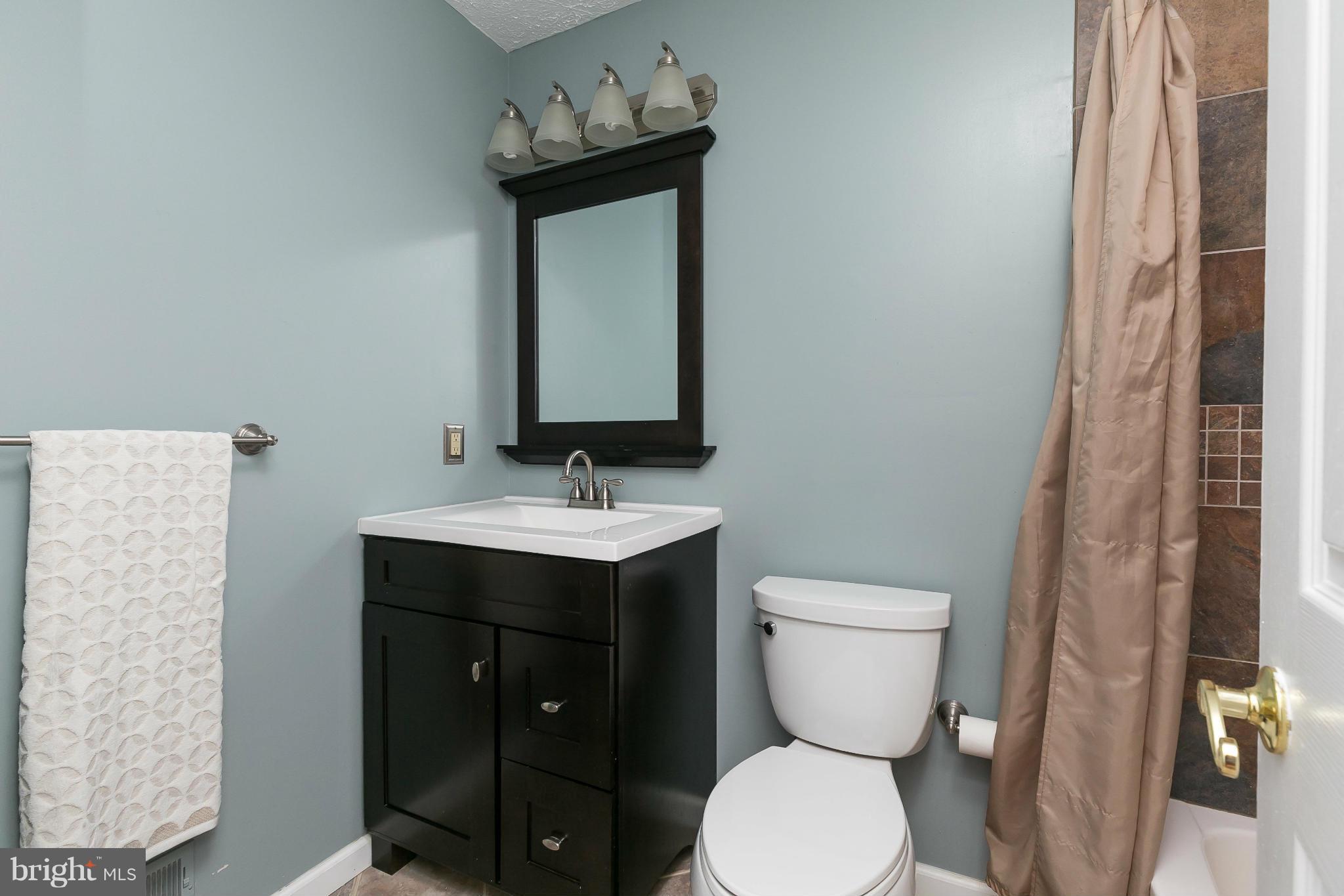 FOREST LAKES - Residential