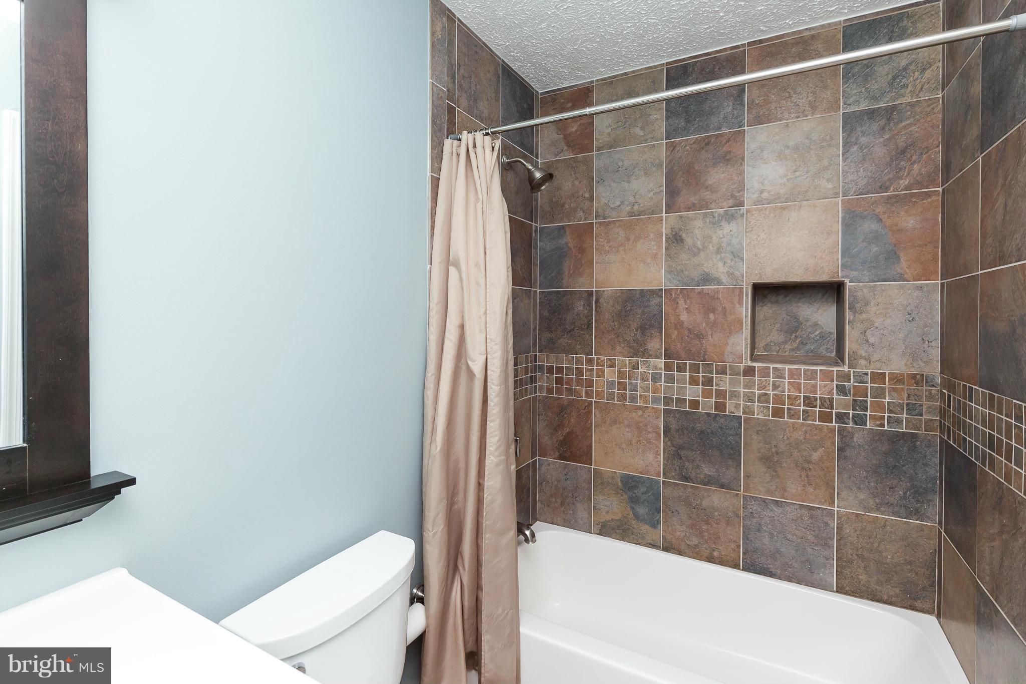 FOREST LAKES - Residential