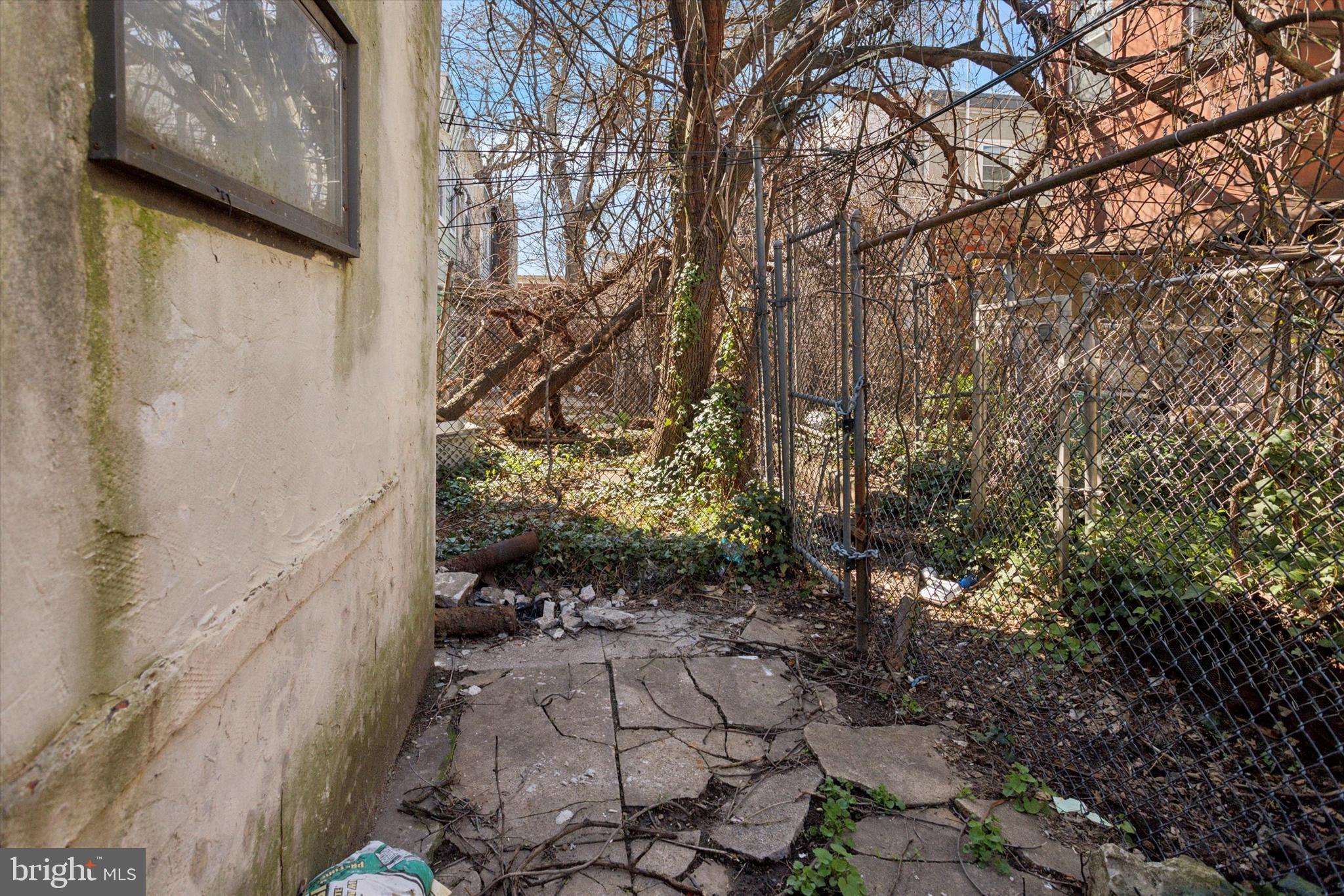 STRAWBERRY MANSION - Residential