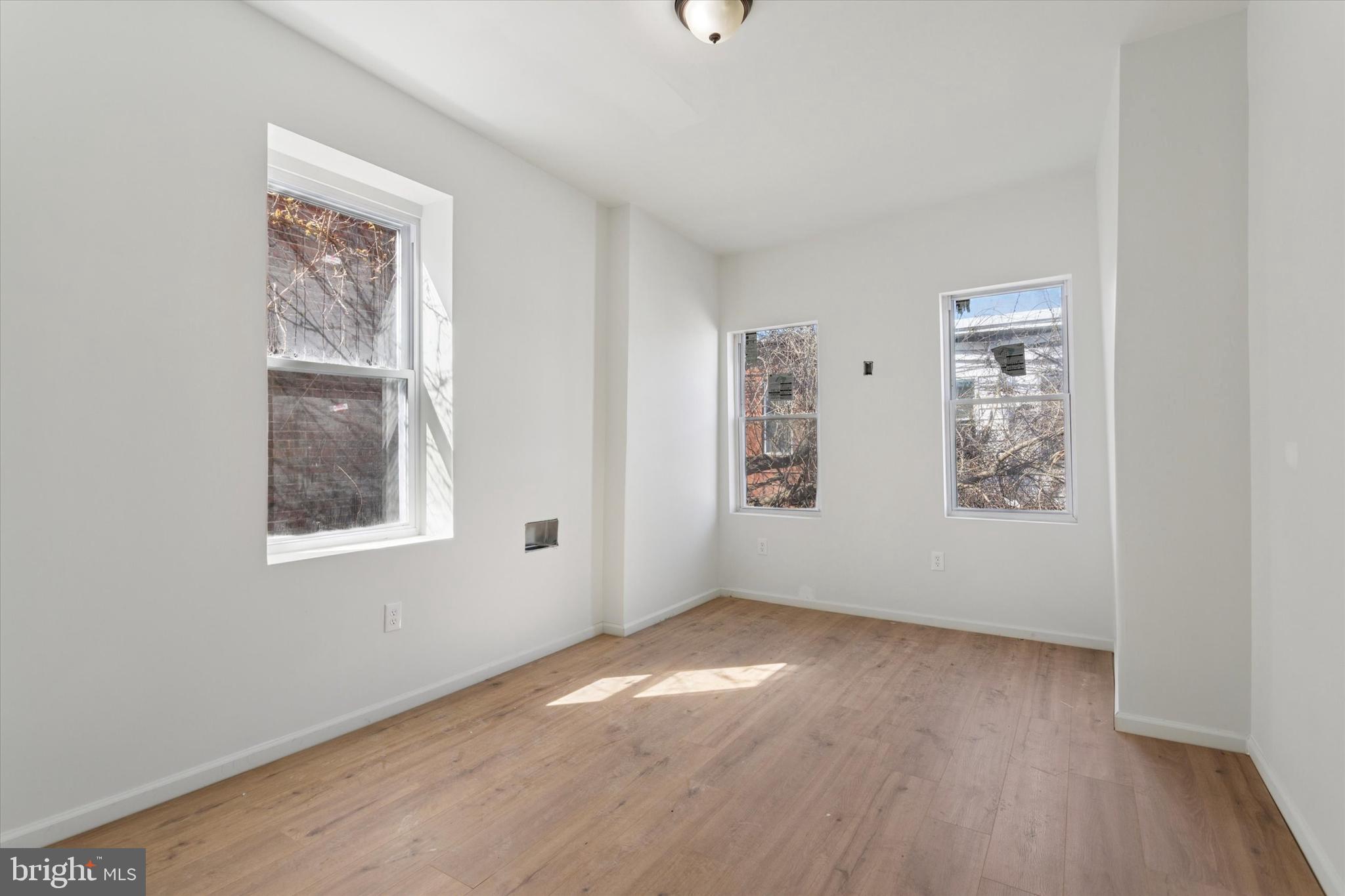 STRAWBERRY MANSION - Residential