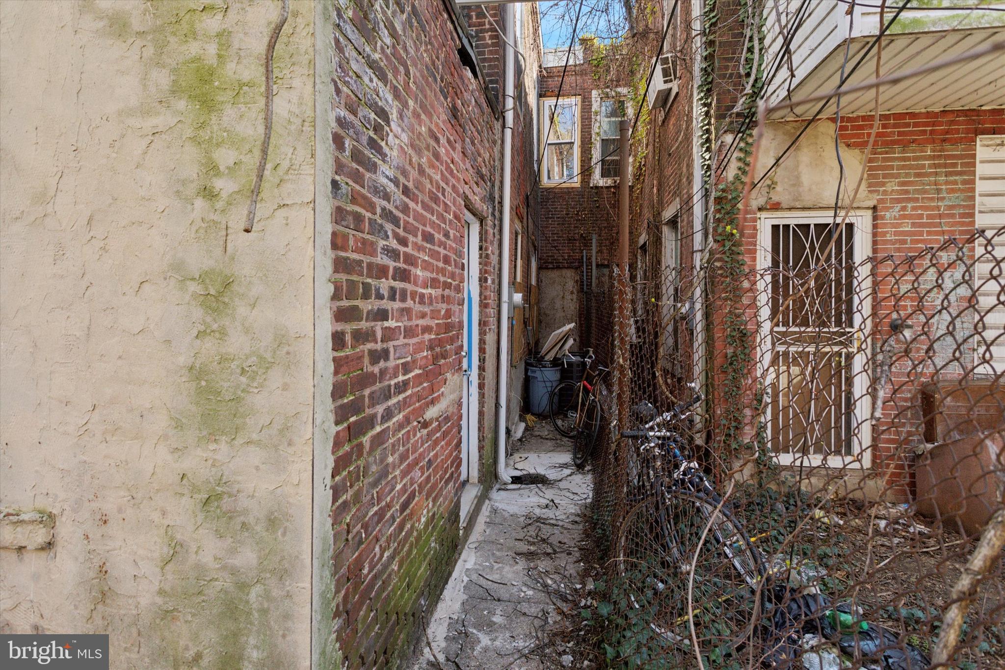 STRAWBERRY MANSION - Residential