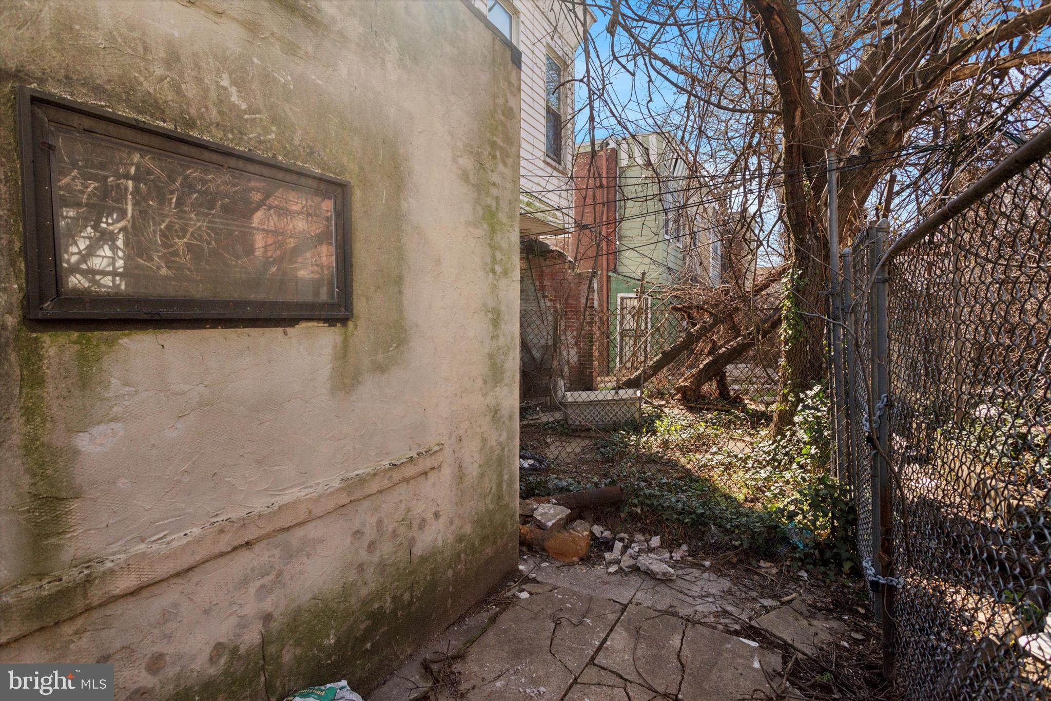 STRAWBERRY MANSION - Residential