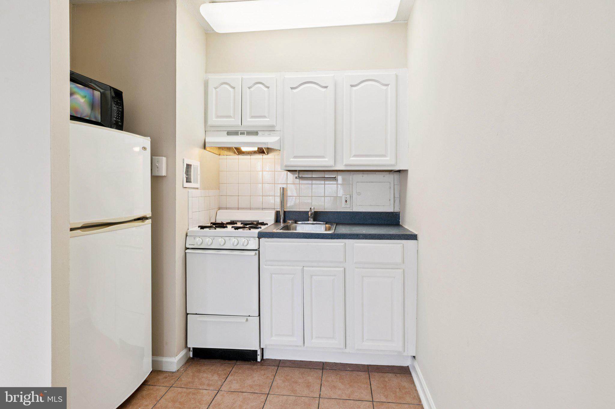 2101 CHESTNUT STREET 922