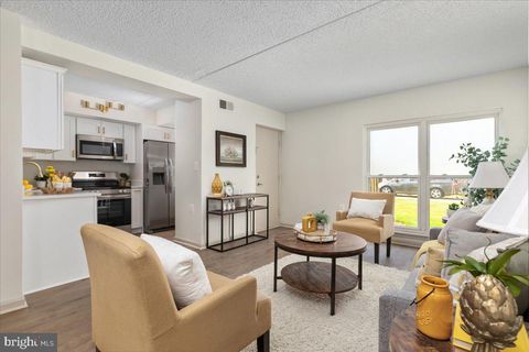 Condo For Sale - 8601 Sacramento Drive #B<br/> ALEXANDRIA, VA 22309