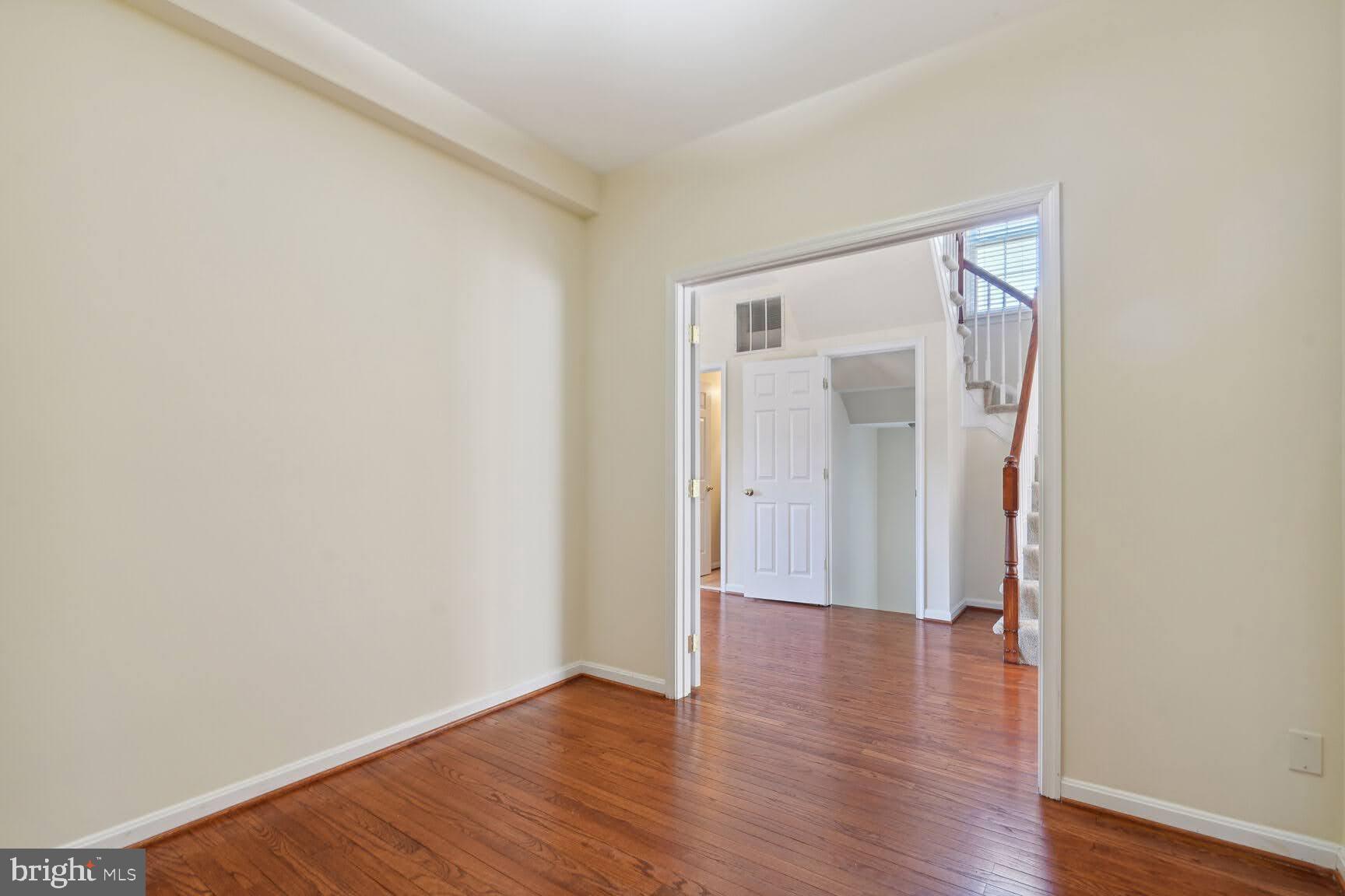 TOWNES OF MANCHESTER WOODS - Residential Lease