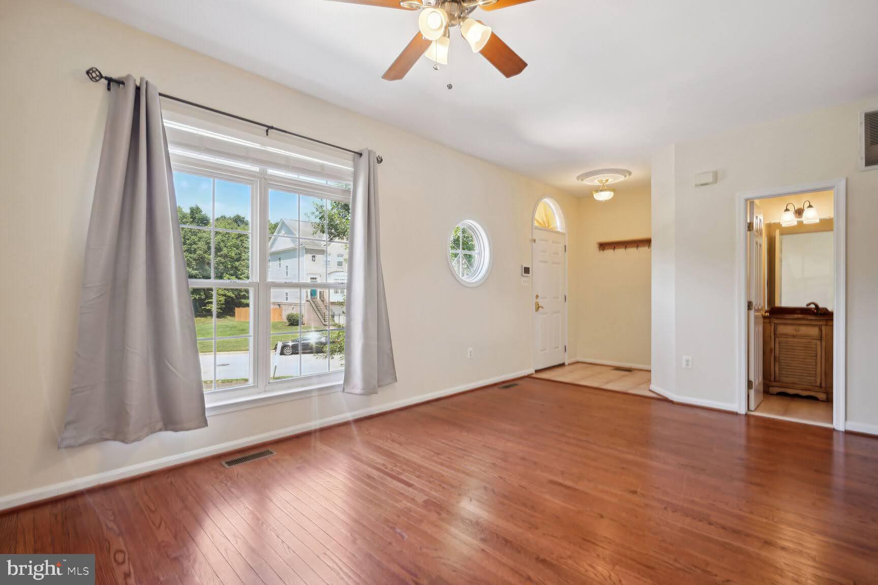 TOWNES OF MANCHESTER WOODS - Residential Lease