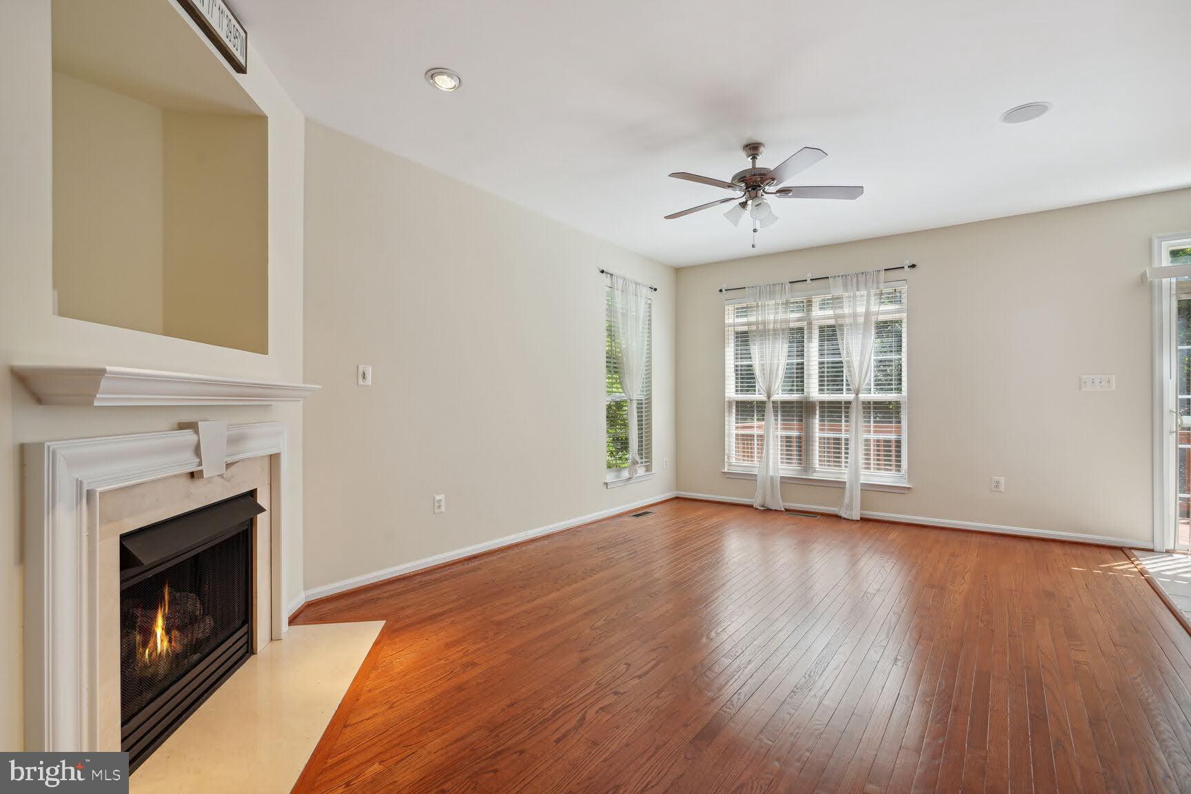 TOWNES OF MANCHESTER WOODS - Residential Lease