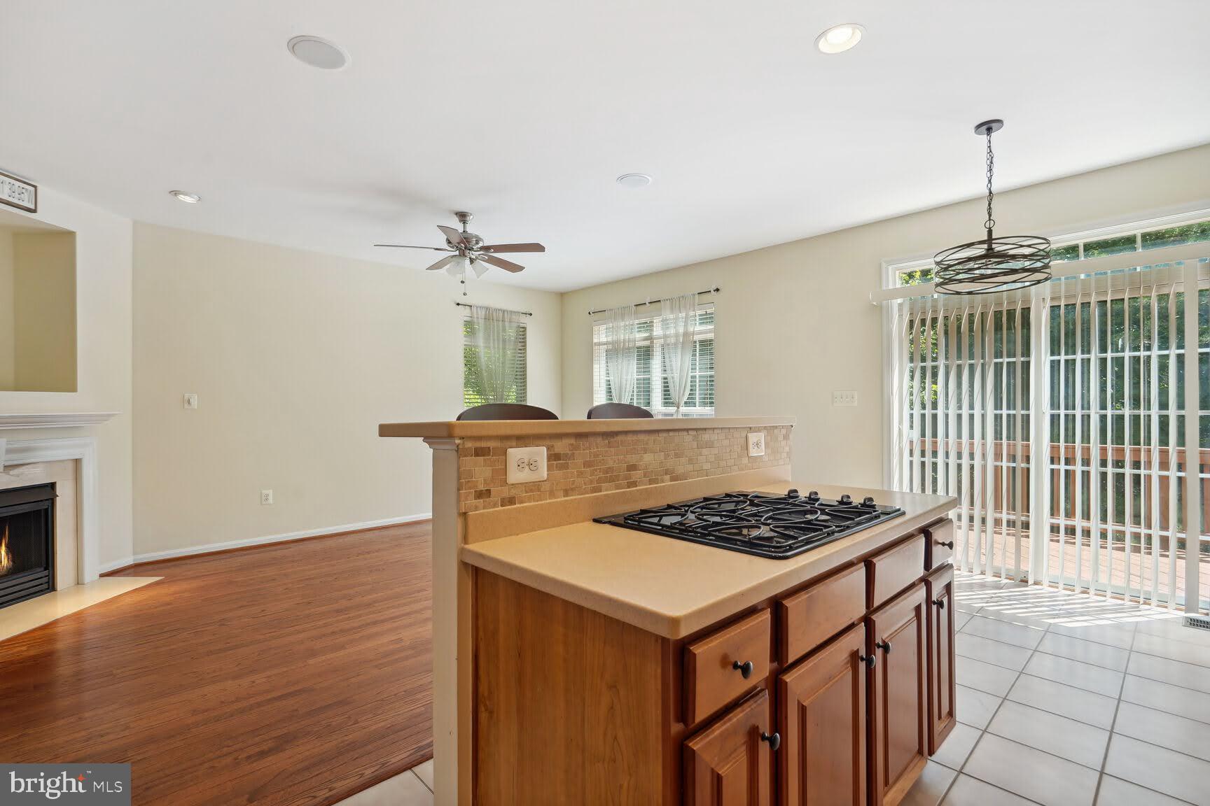 TOWNES OF MANCHESTER WOODS - Residential Lease