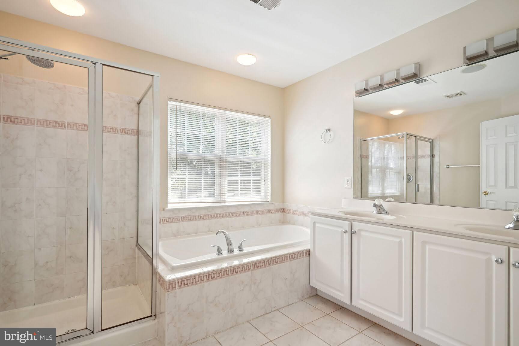 TOWNES OF MANCHESTER WOODS - Residential Lease