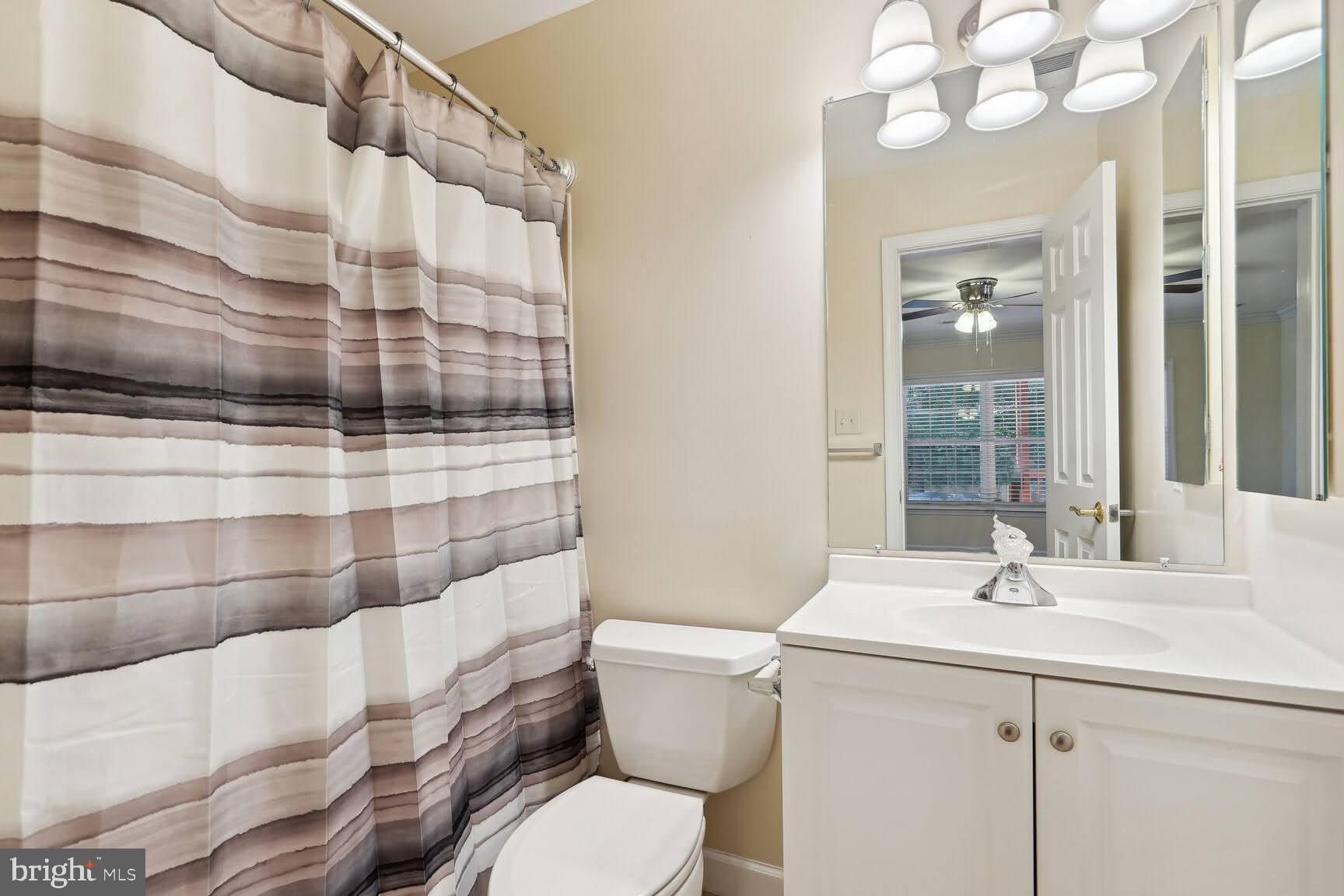 TOWNES OF MANCHESTER WOODS - Residential Lease