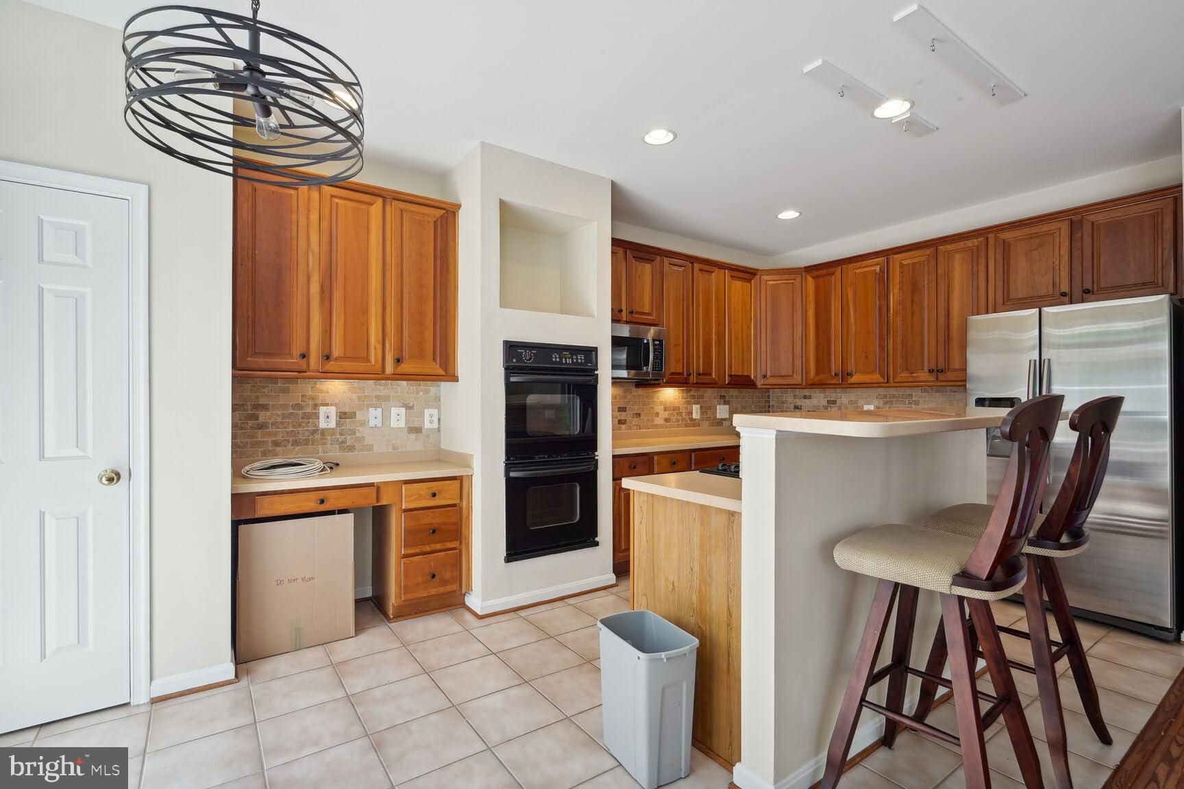 TOWNES OF MANCHESTER WOODS - Residential Lease