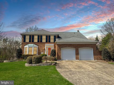 Photo of 2324 Club Pond Lane, RESTON, VA 20191 (MLS # VAFX2311780)