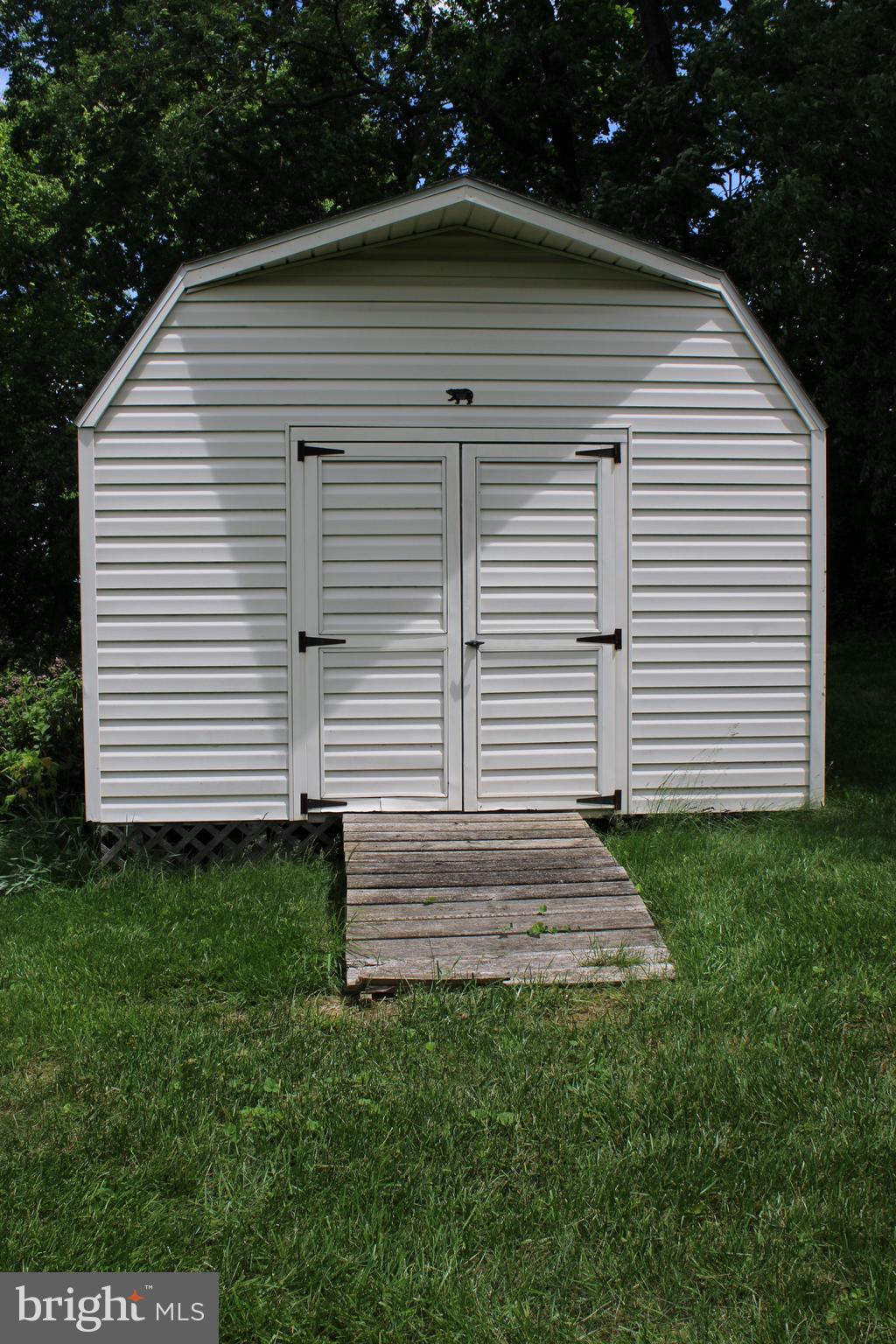 WINDSOR TWP - Residential Lease