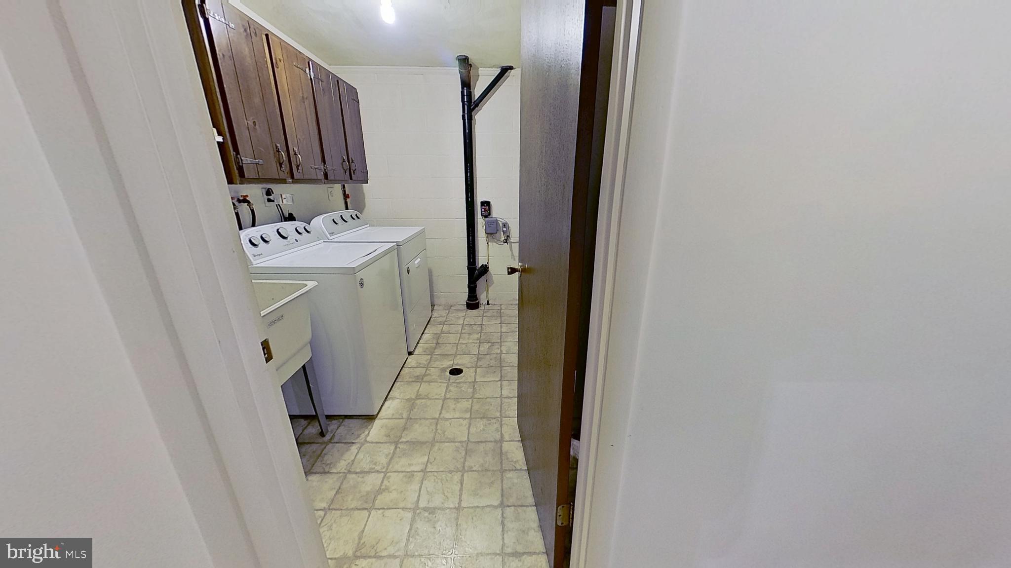 WINDSOR TWP - Residential Lease