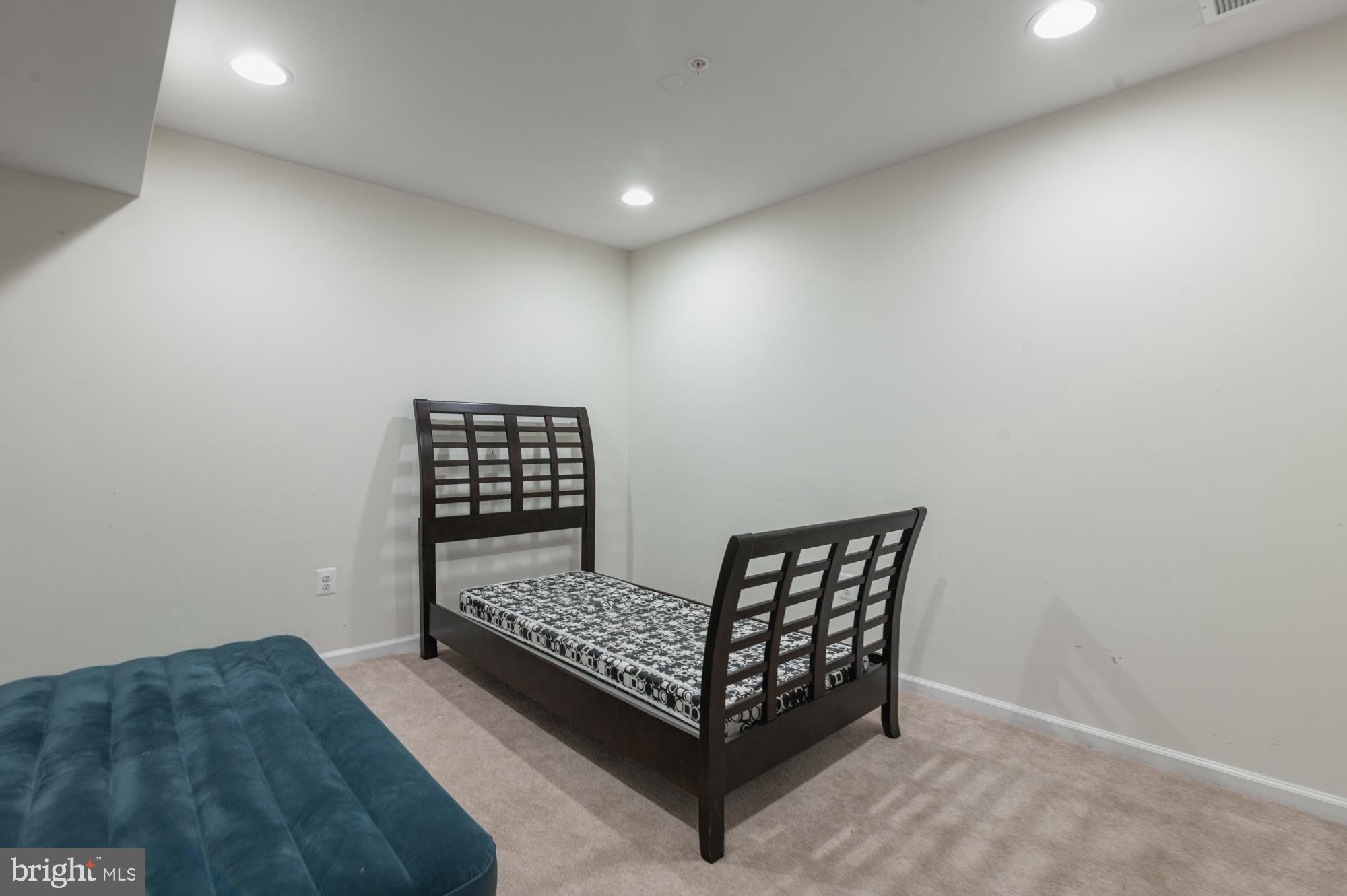 BRUNSWICK CROSSING - Residential Lease