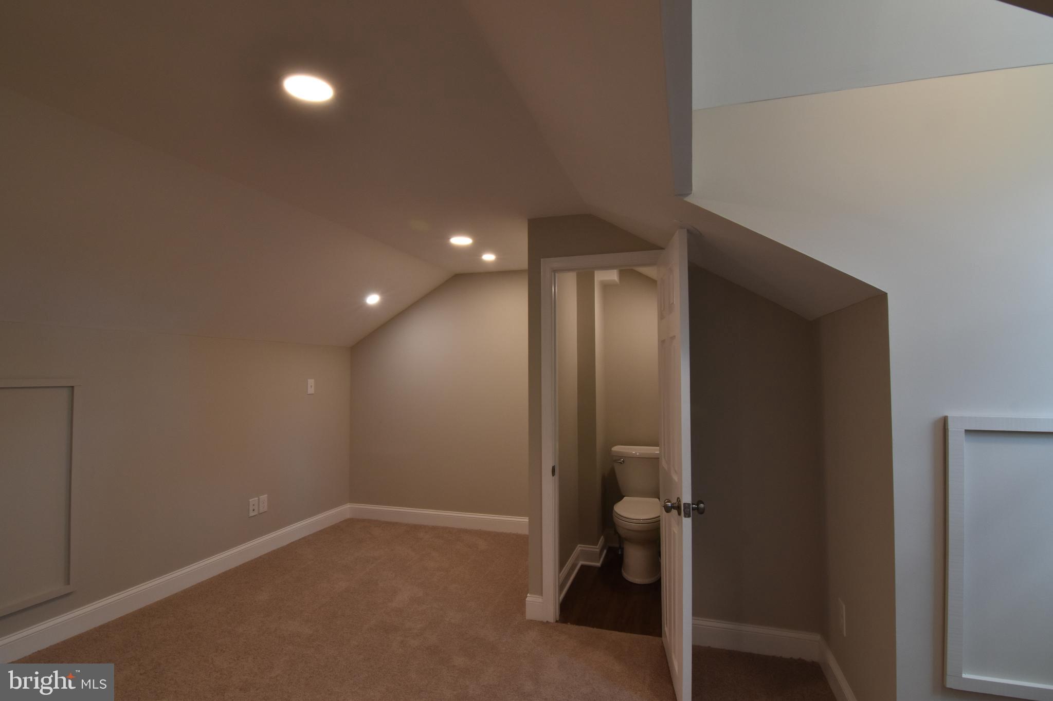 INDIAN KING - Residential Lease