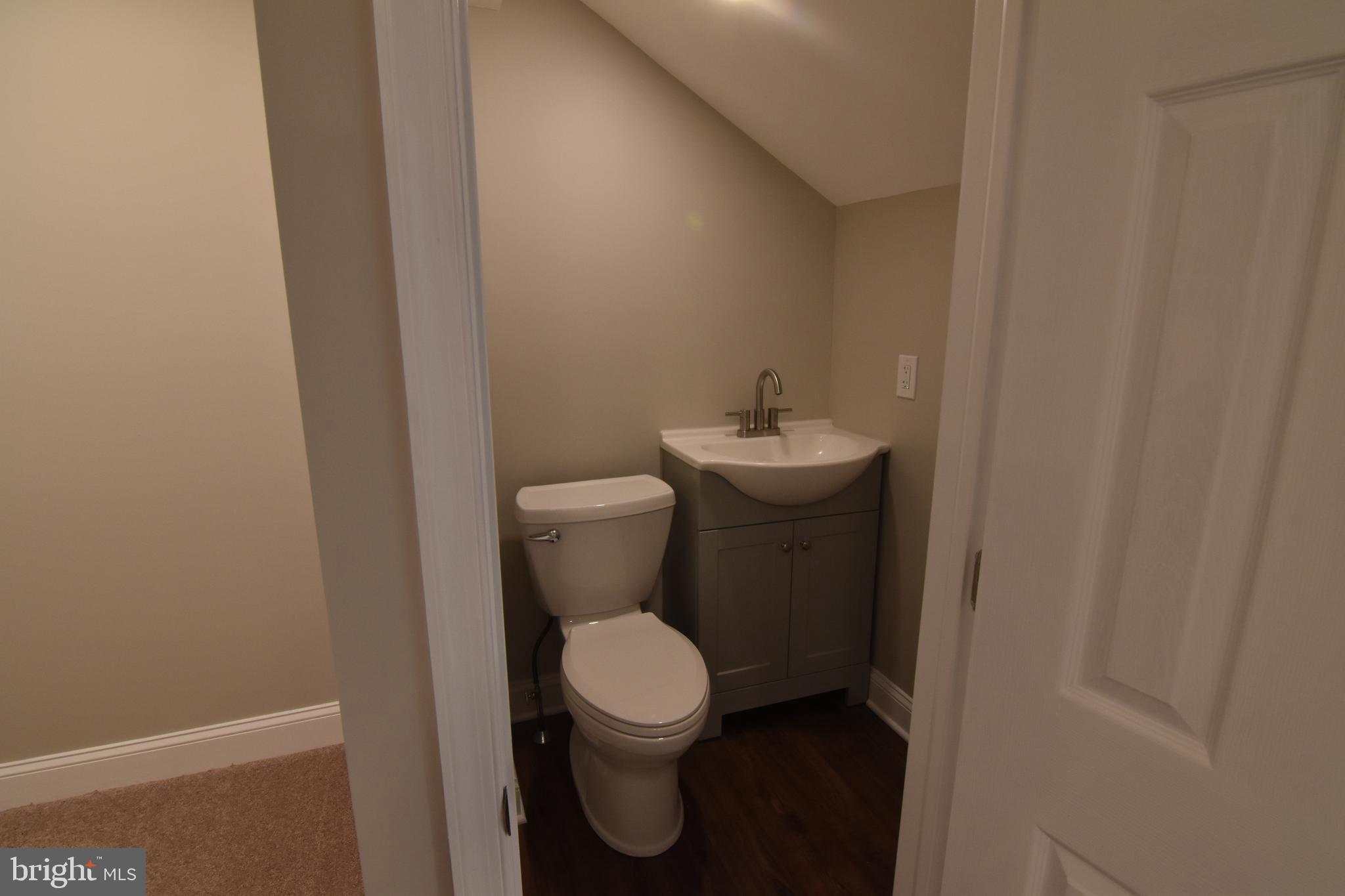 INDIAN KING - Residential Lease