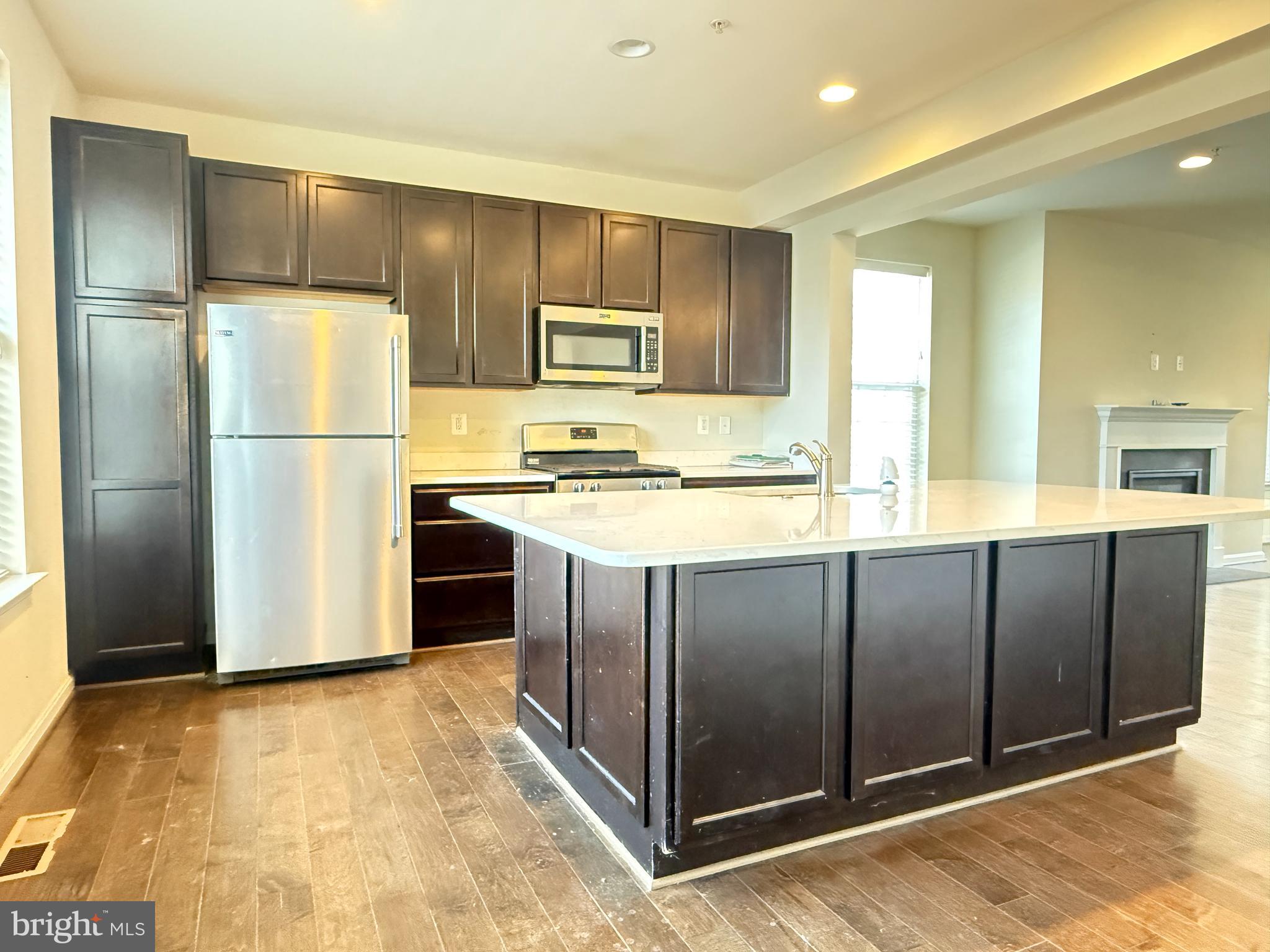 THE VILLAGES OF STEEPLEC - Residential