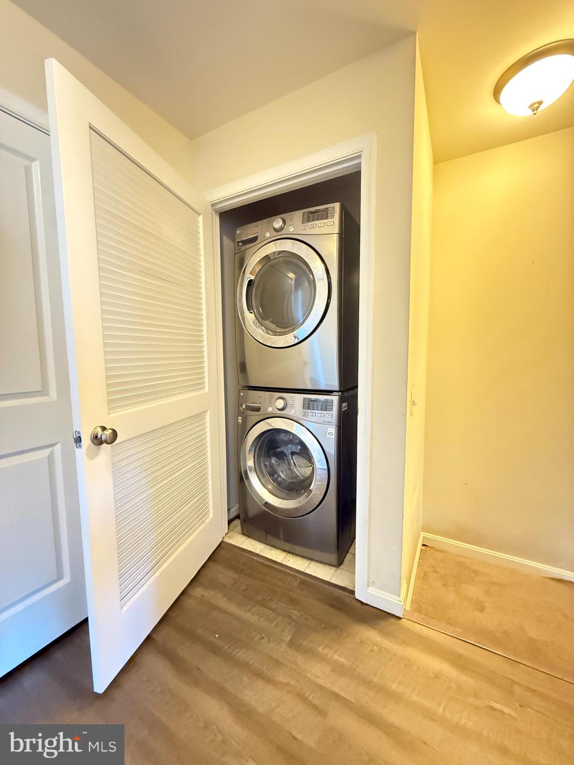 THE VILLAGES OF STEEPLEC - Residential