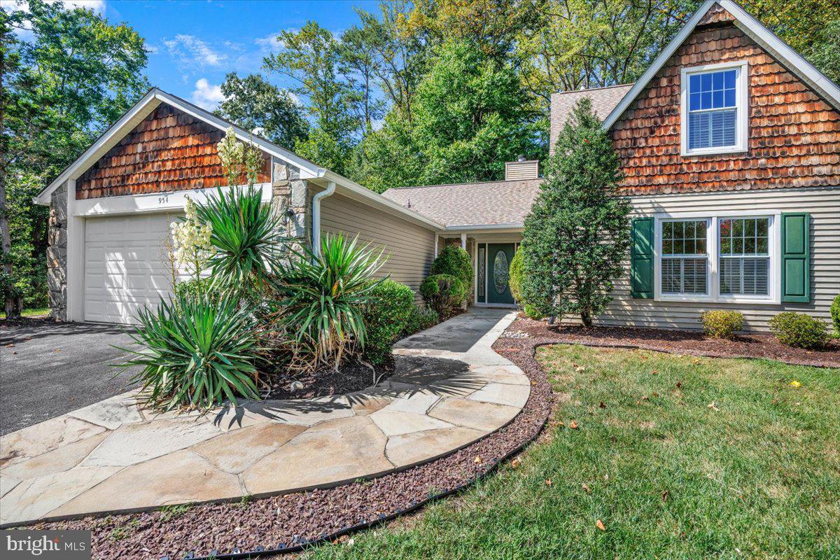 954 SHADEWATER WAY