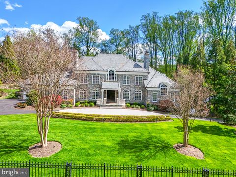 1221 MOTTROM DRIVE MCLEAN VA 22101