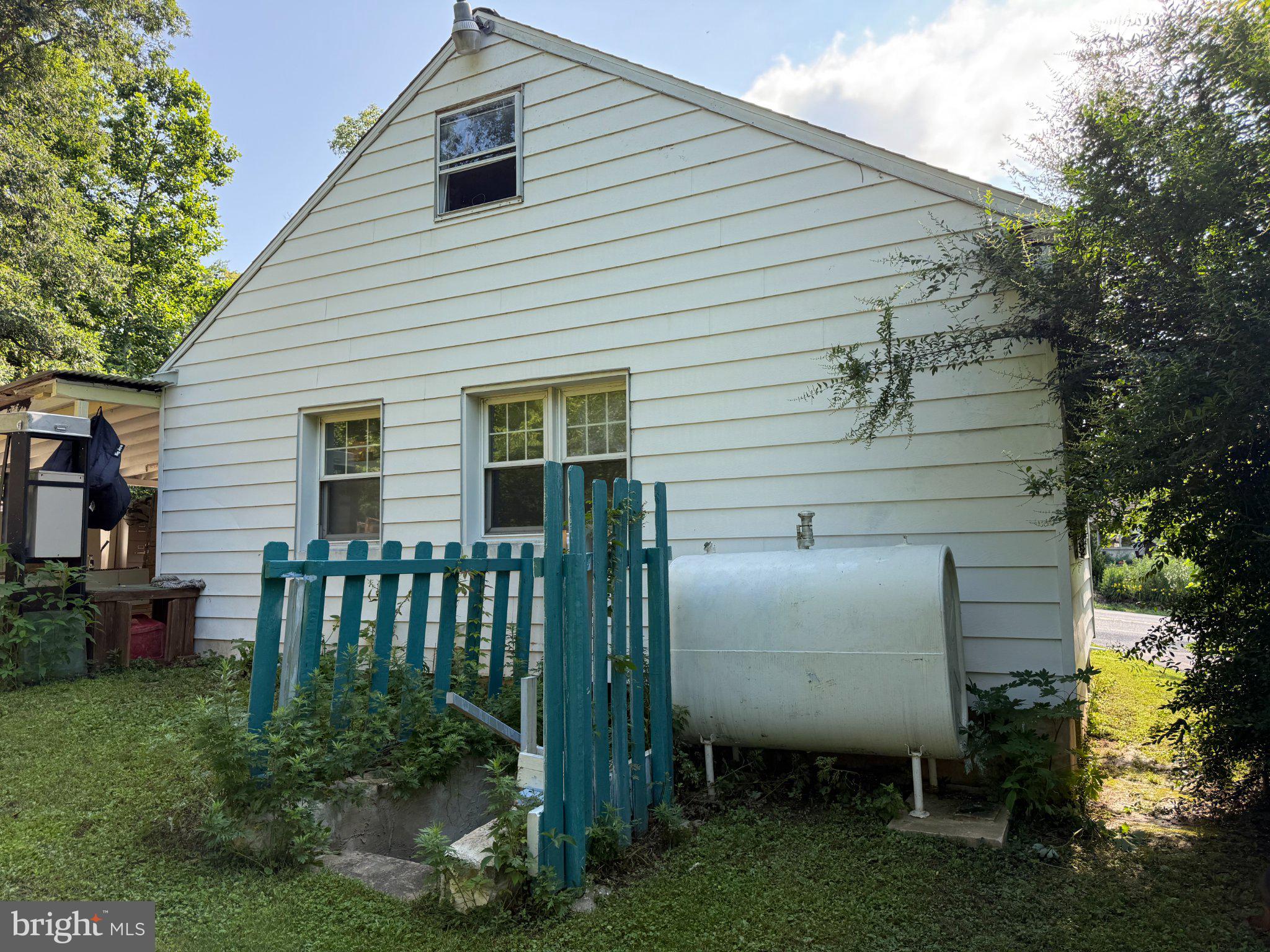 1045 PROSPECT ROAD