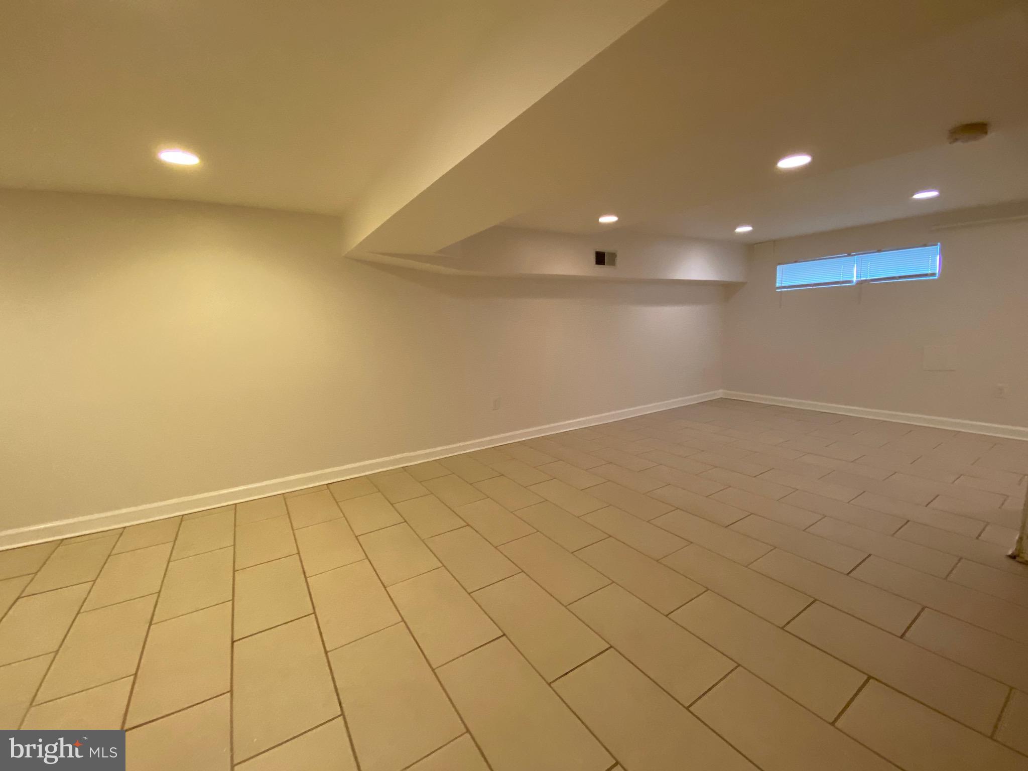 GRACELAND PARK - Residential Lease