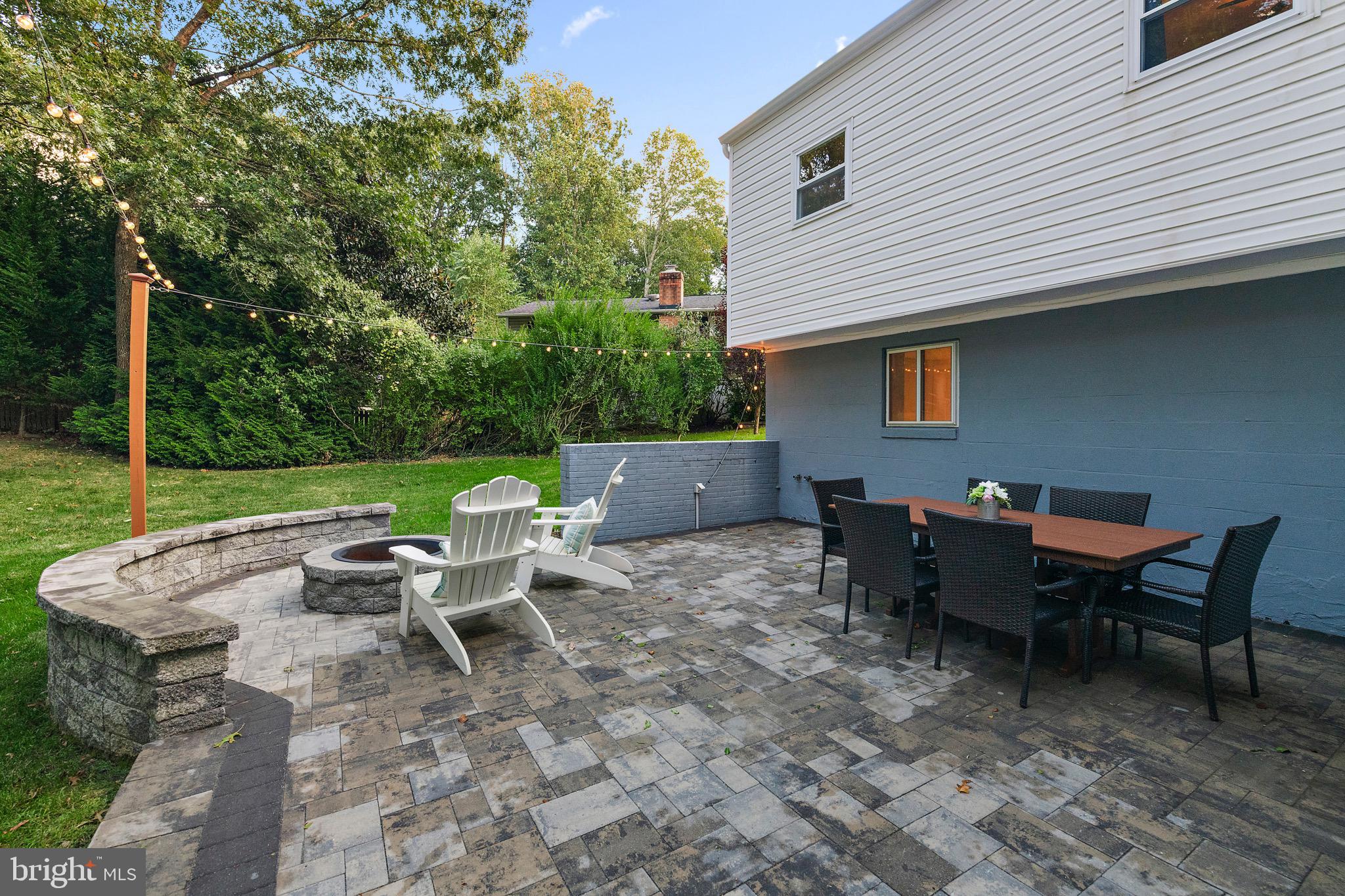 ROLLING KNOLLS - Residential