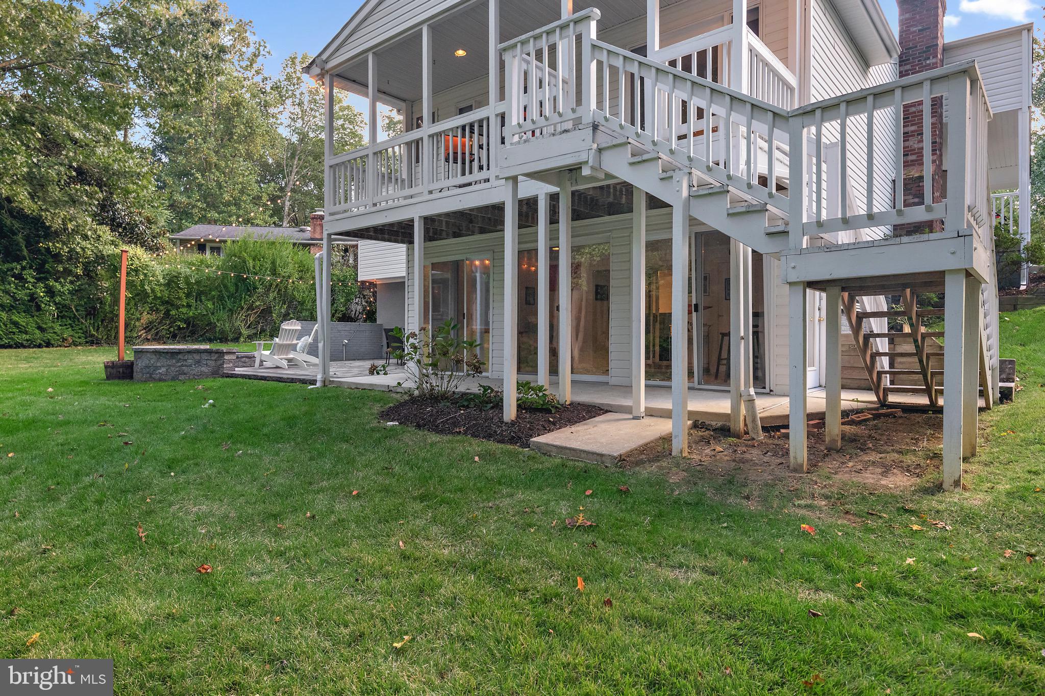 ROLLING KNOLLS - Residential