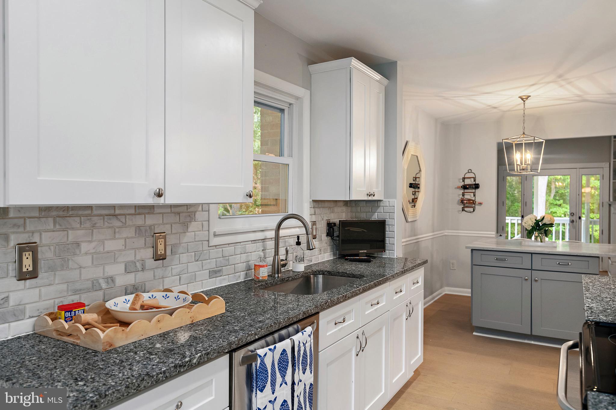 ROLLING KNOLLS - Residential