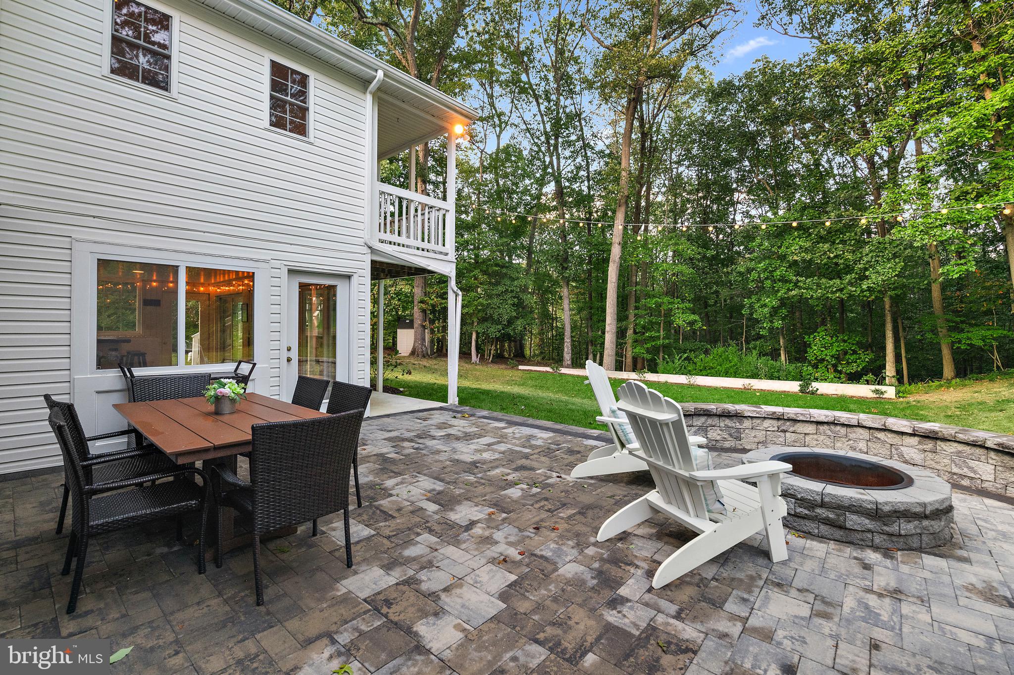 ROLLING KNOLLS - Residential