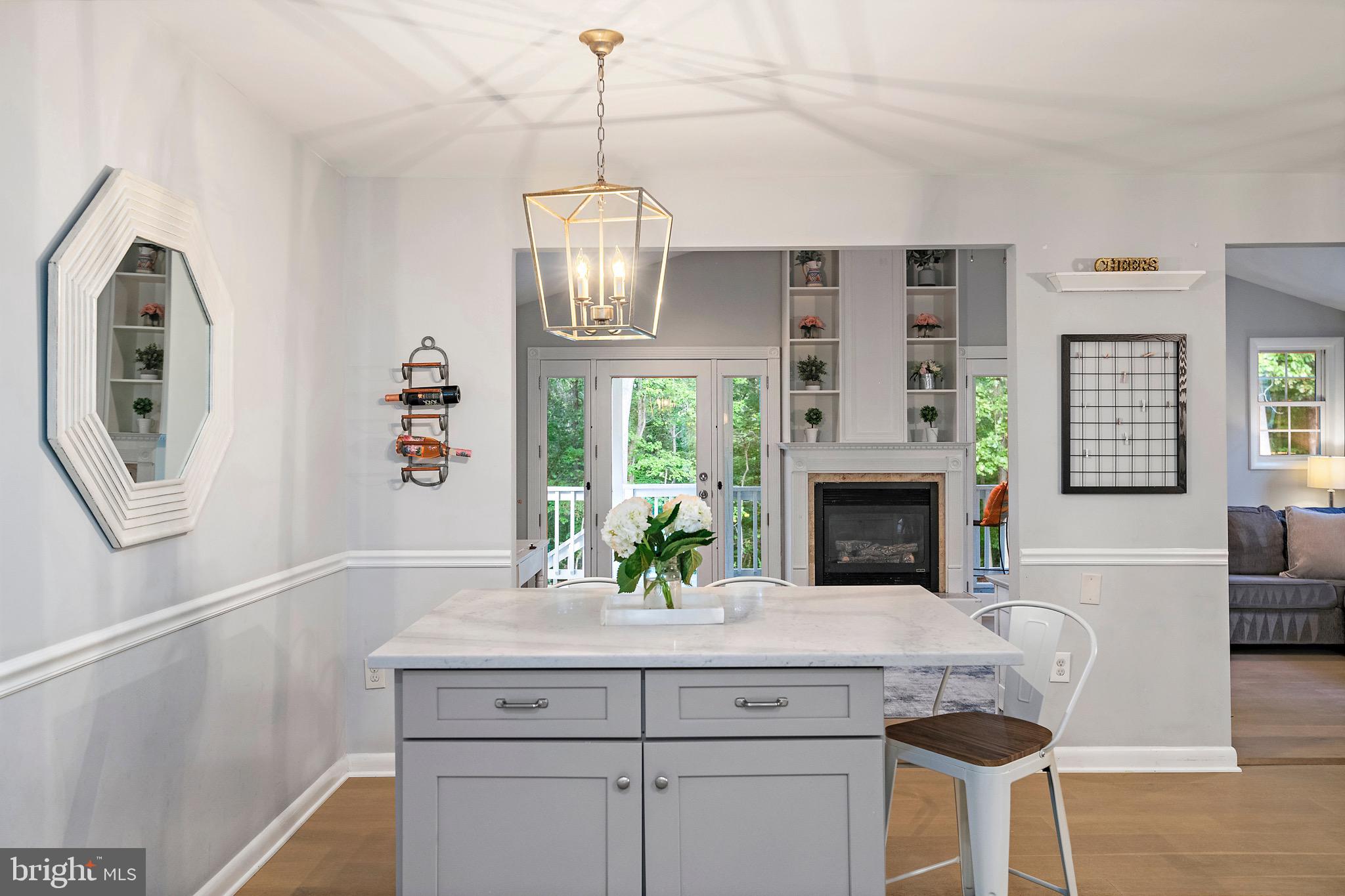 ROLLING KNOLLS - Residential