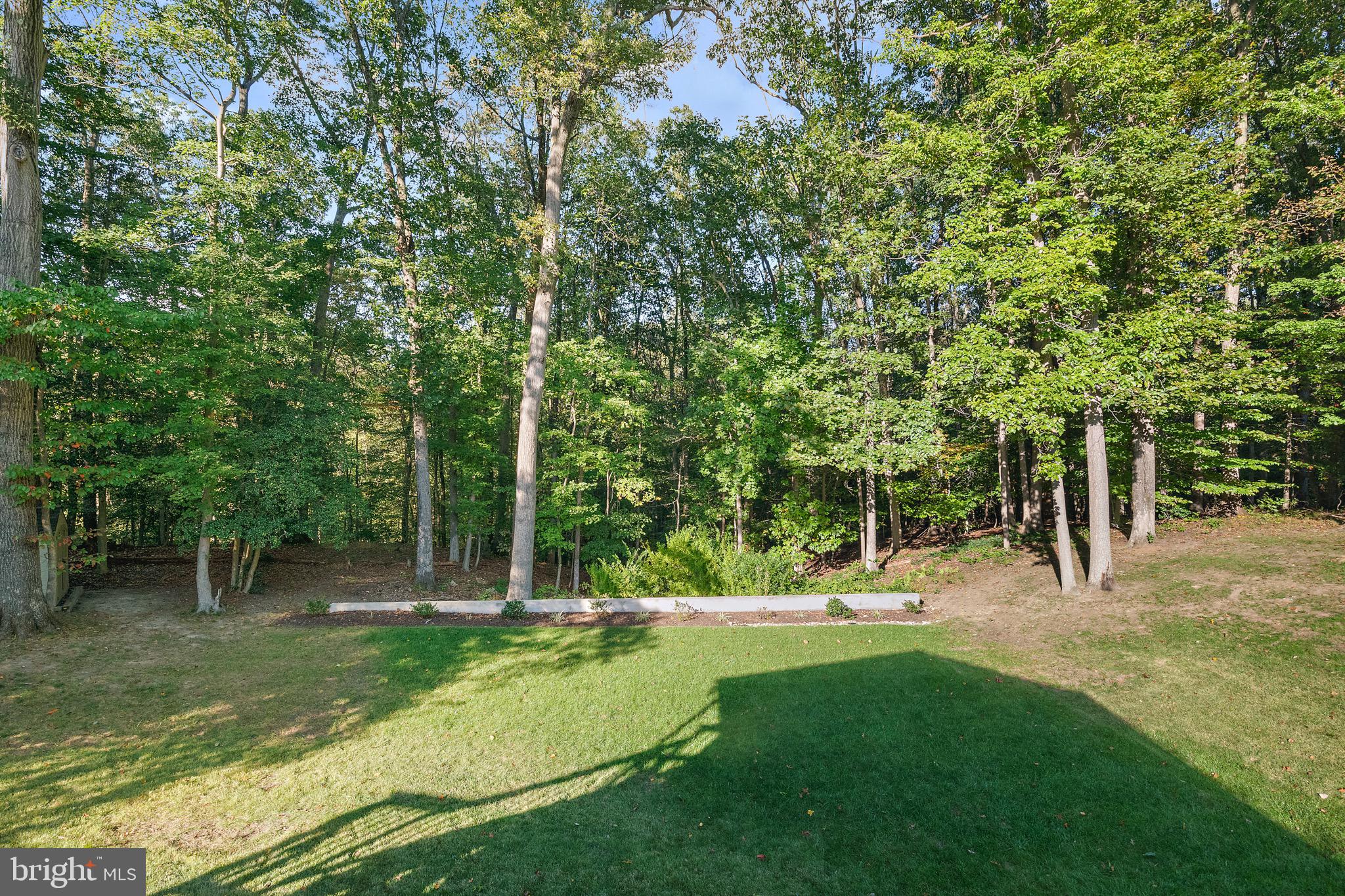 ROLLING KNOLLS - Residential